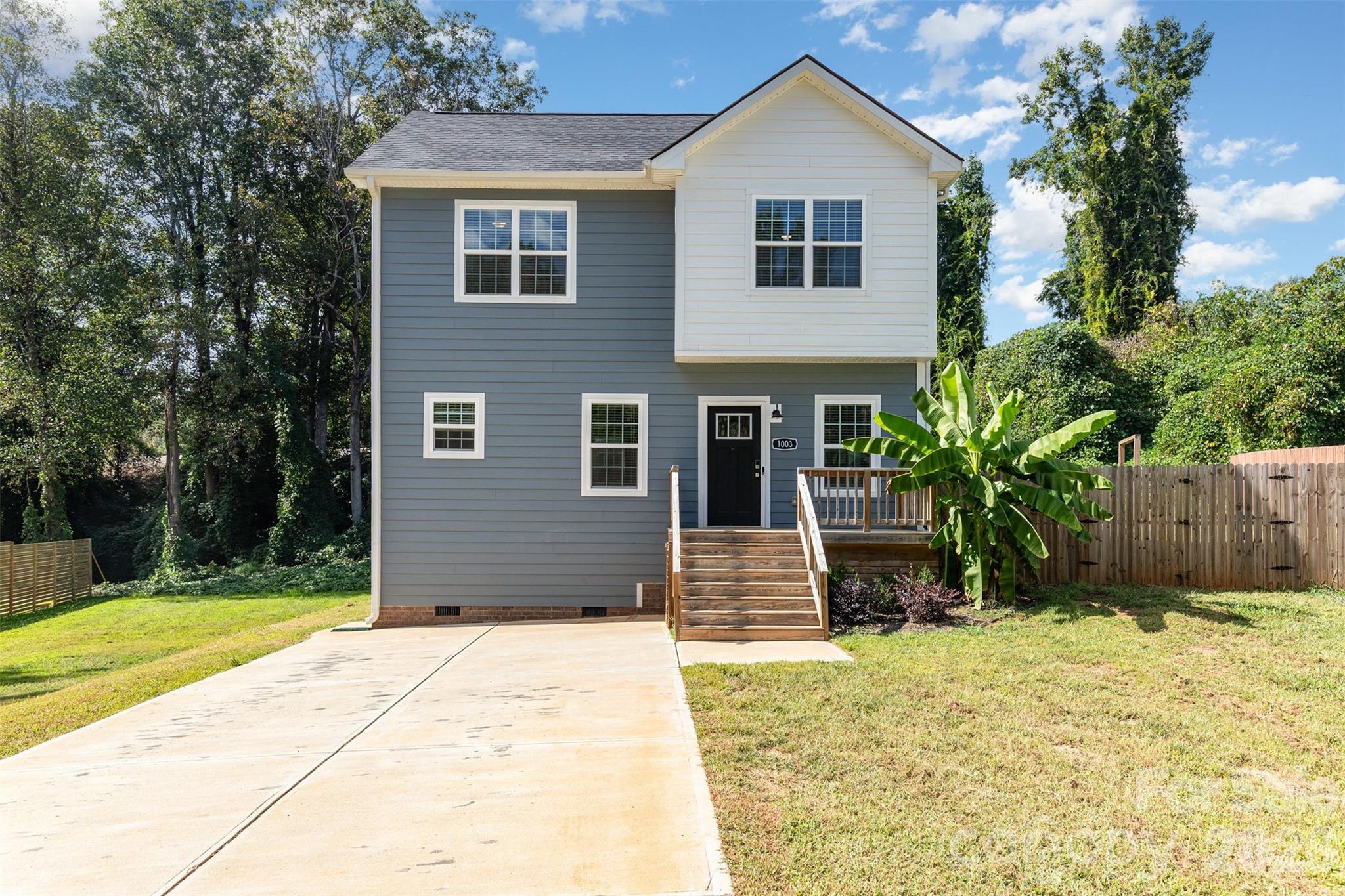 Single Family Residence at 1003 Hunter Valley Road, Shelby, photo 2 of 22