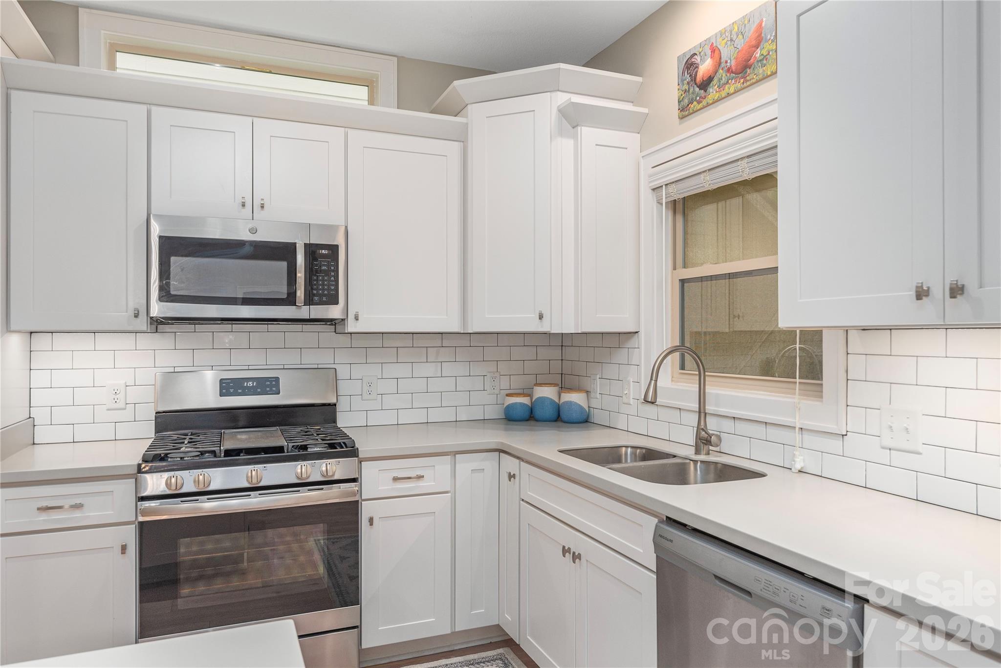 Single Family Residence at 38 River Bend Lane, Fletcher, photo 9 of 35
