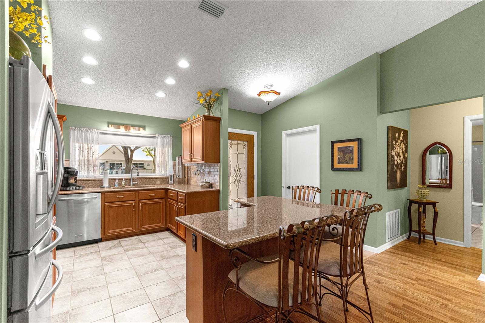 SIENNA II MODEL - NEW RENOVATIONS - OPEN AND BRIGHT - 9380 SW 84TH TER #C, OCALA