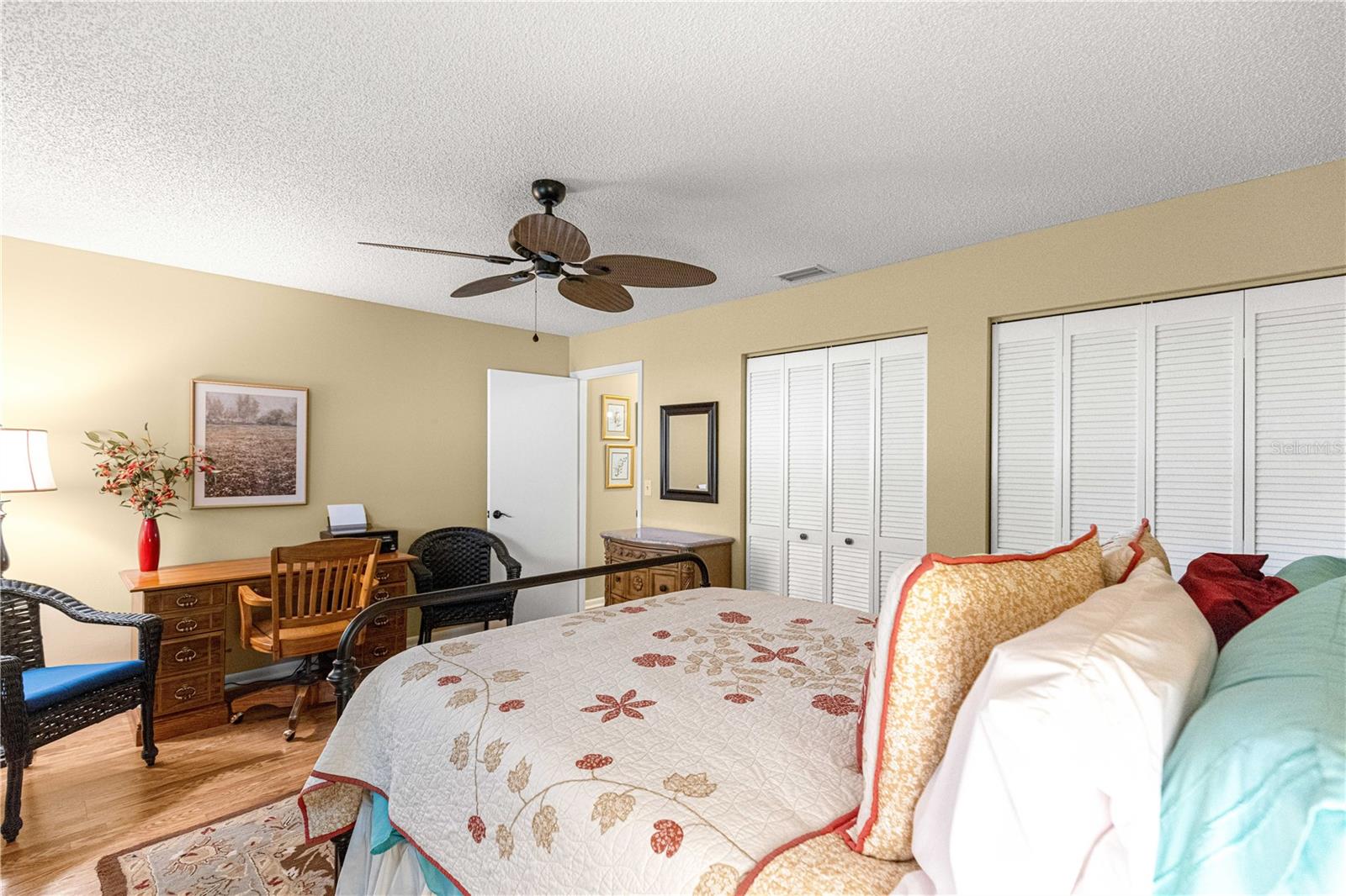 GUEST BEDROOM - CLOSET WITH BUILT- SHELVES - 9380 SW 84TH TER #C, OCALA