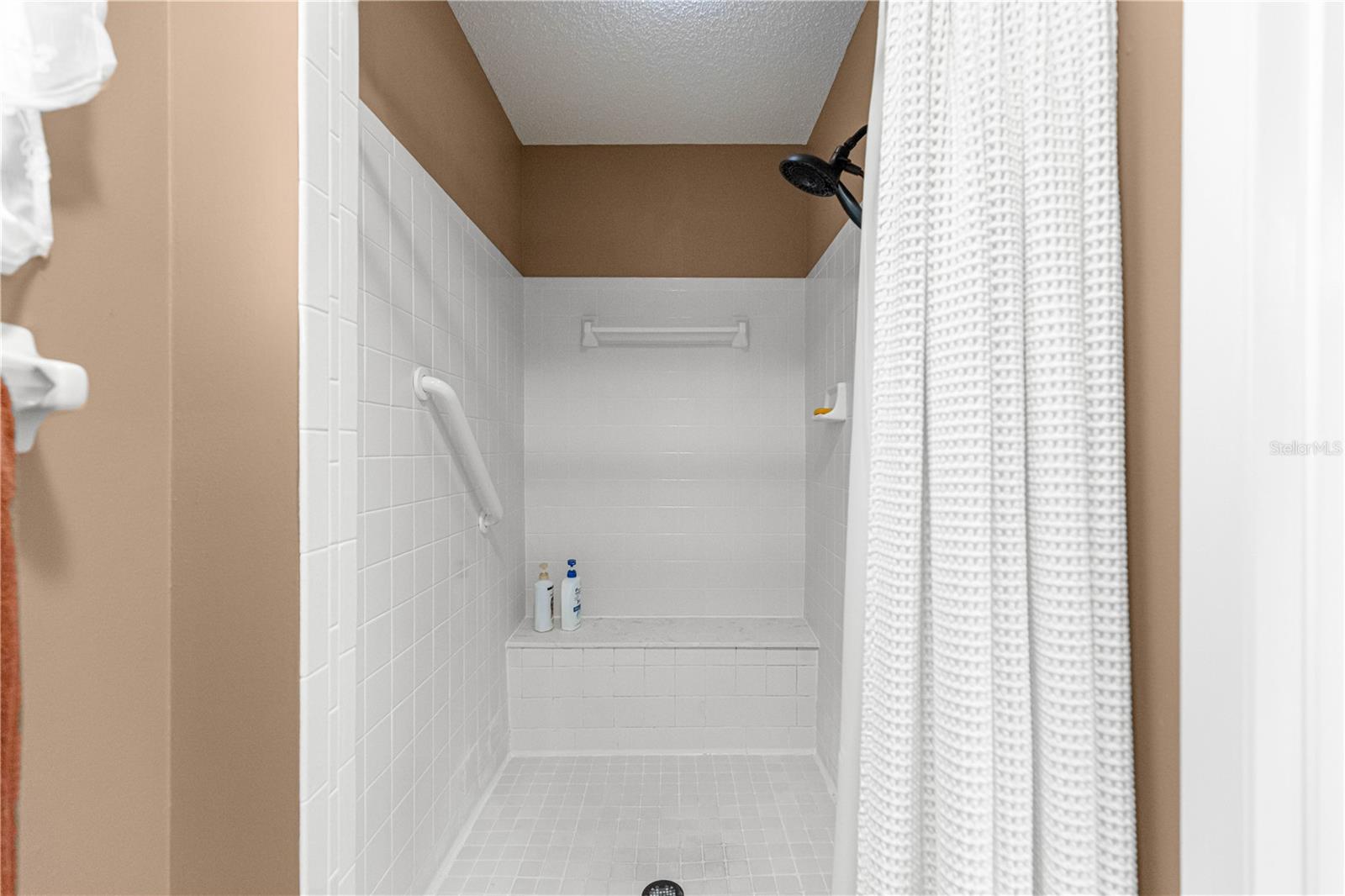 STEP-IN SHOWER - 9380 SW 84TH TER #C, OCALA