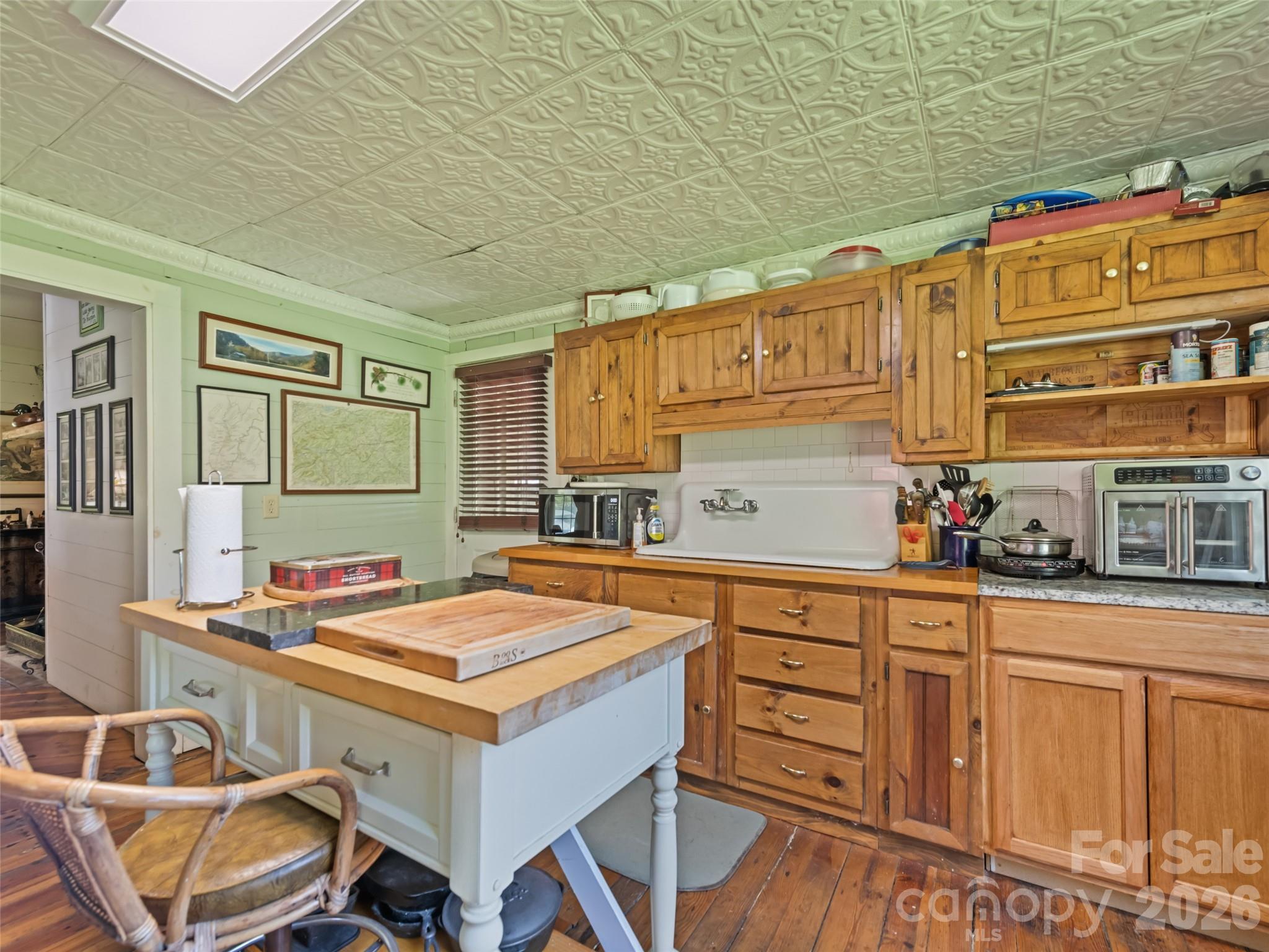 Single Family Residence at 647 Indian Springs Road, Clyde, photo 16 of 33