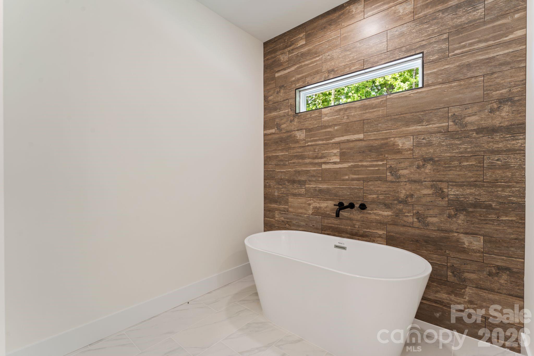 Single Family Residence at 11932 Crabapple Lane, Huntersville, photo 12 of 40