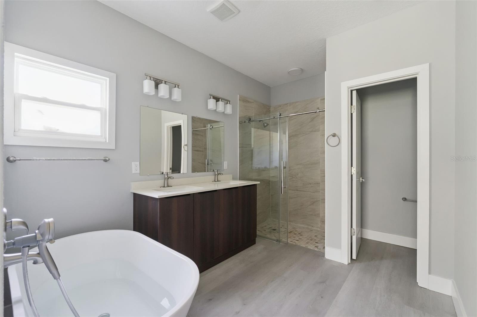 primary bath - 397 NORTH BLVD W, DAVENPORT