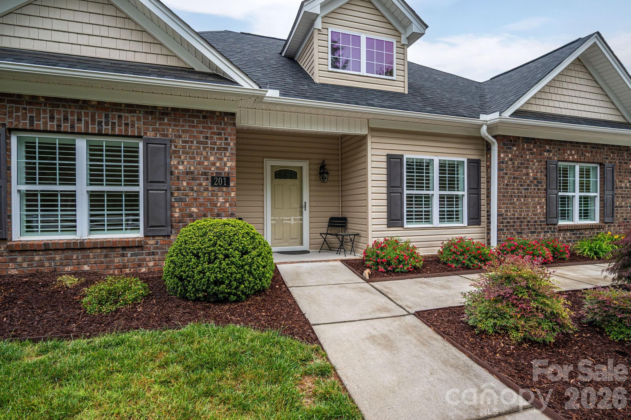 Townhouse at 201 T R Harris Drive, Shelby, photo 4 of 25
