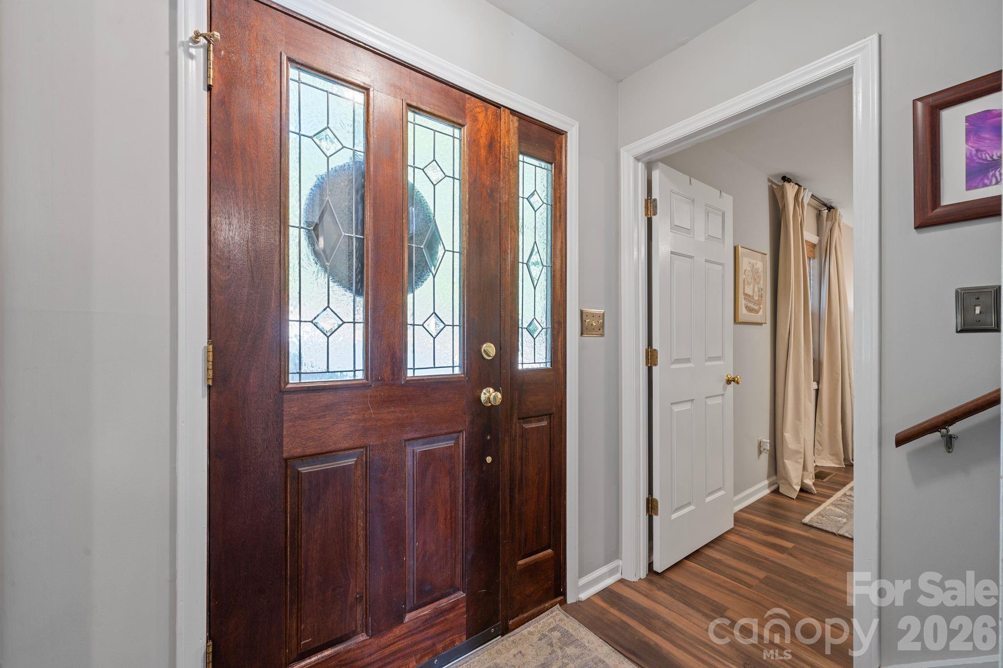 Single Family Residence at 710 Riverwood Drive, Lexington, photo 4 of 46