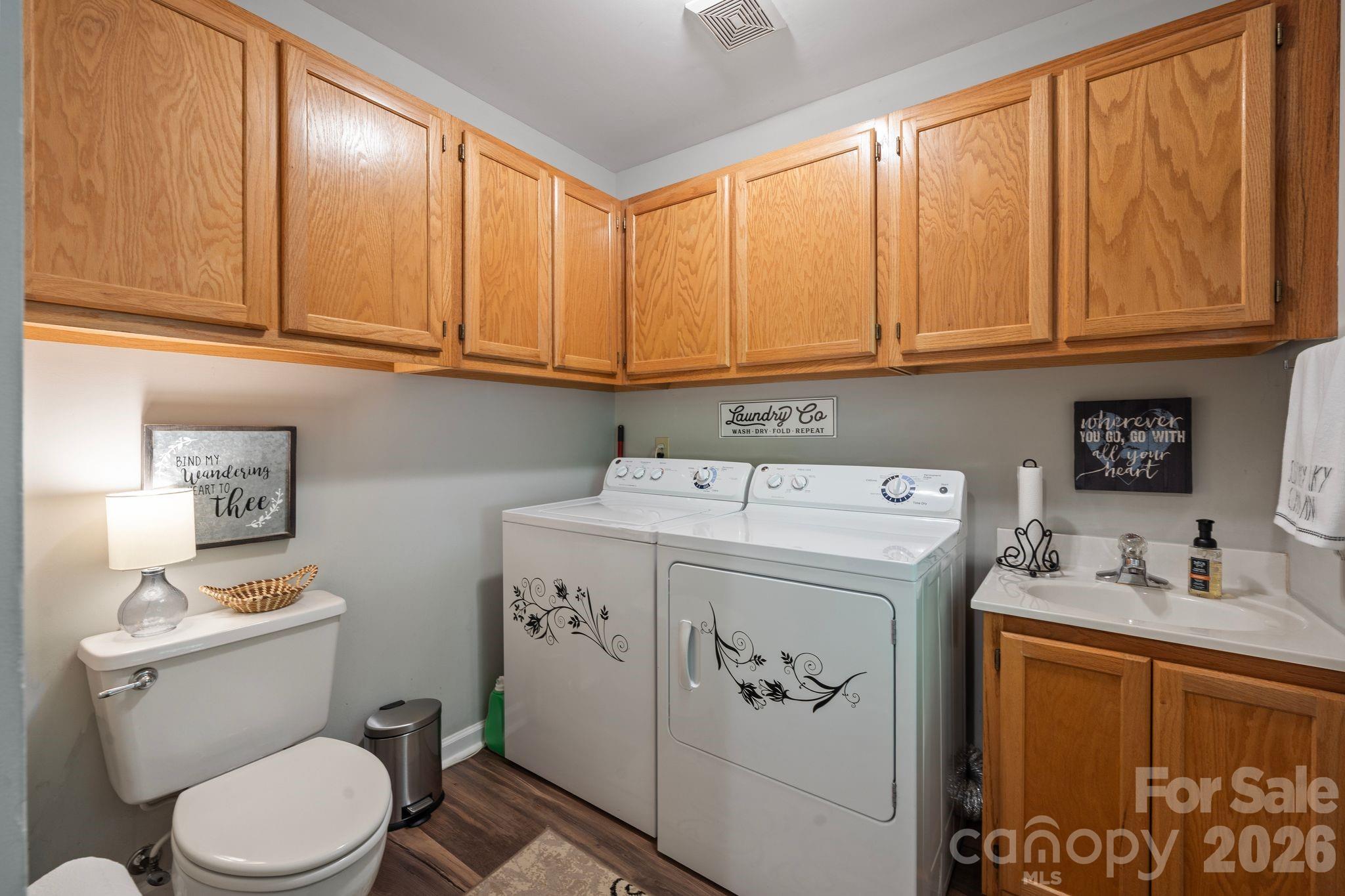 Single Family Residence at 710 Riverwood Drive, Lexington, photo 6 of 46