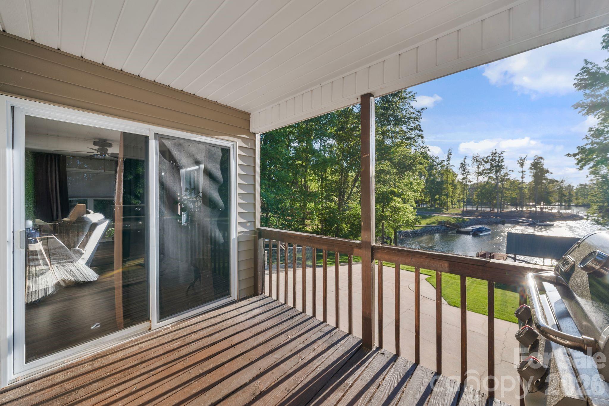 Single Family Residence at 710 Riverwood Drive, Lexington, photo 28 of 46