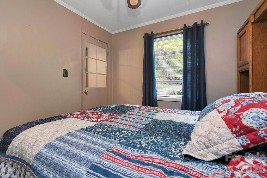 Bedroom 1 - 520 Blythe Road, Pisgah Forest