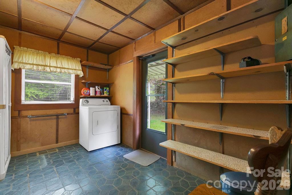 Mud Room to Outside and Gargae - 520 Blythe Road, Pisgah Forest