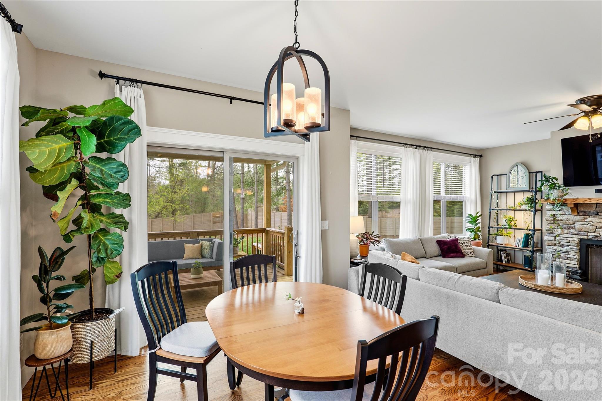 Single Family Residence at 21 Wood Path Lane, Arden, photo 10 of 40