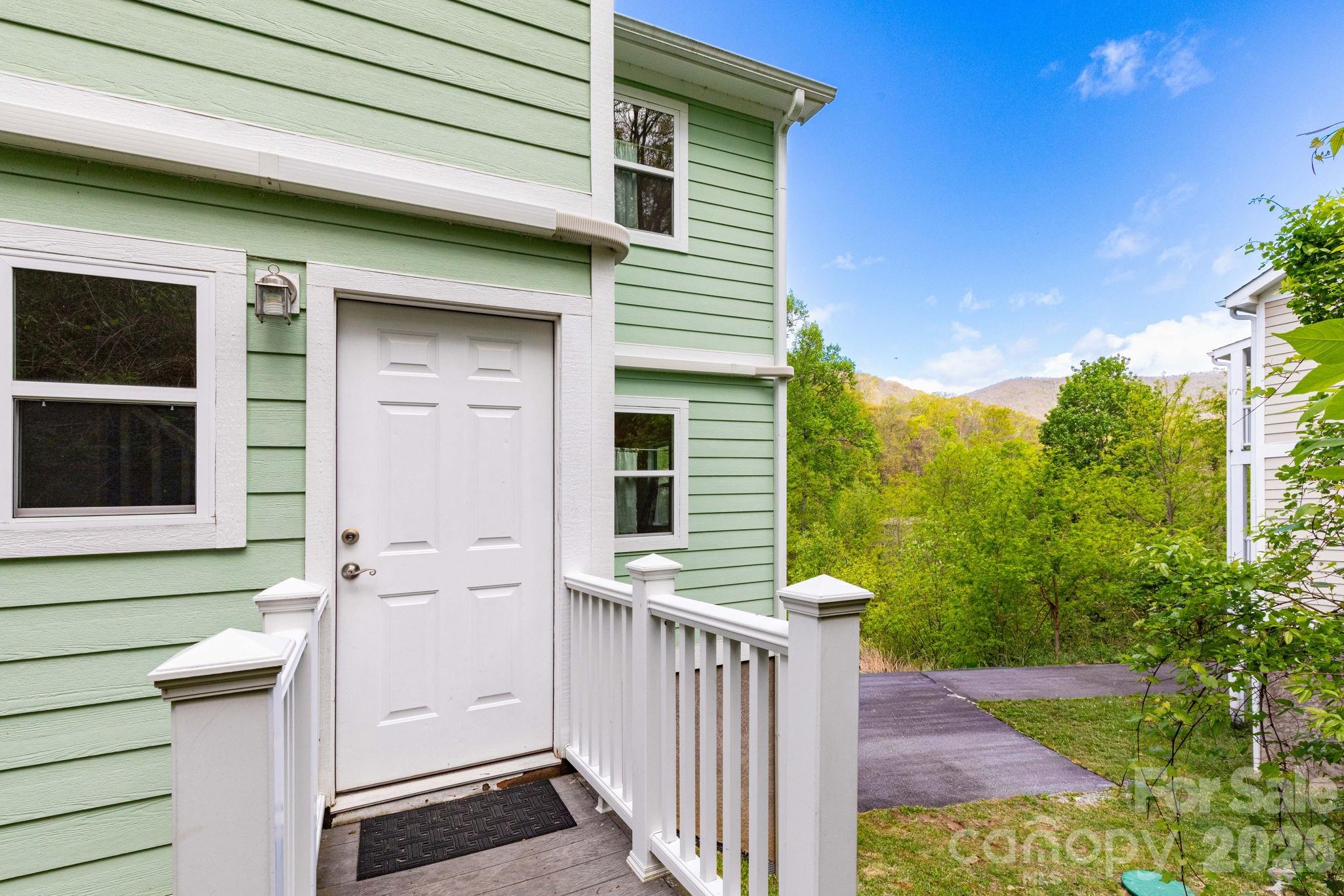 Main Level Entry - 12 Lila Lane, Clyde