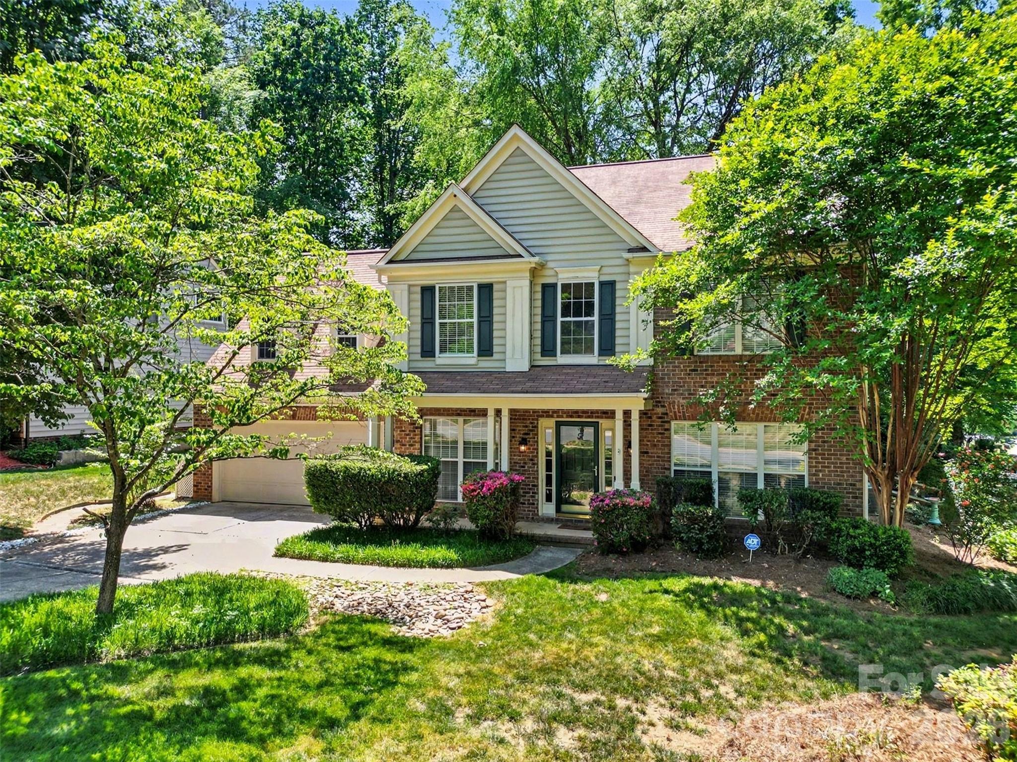 Single Family Residence at 15817 Prestwoods Lane, Huntersville, photo 4 of 41