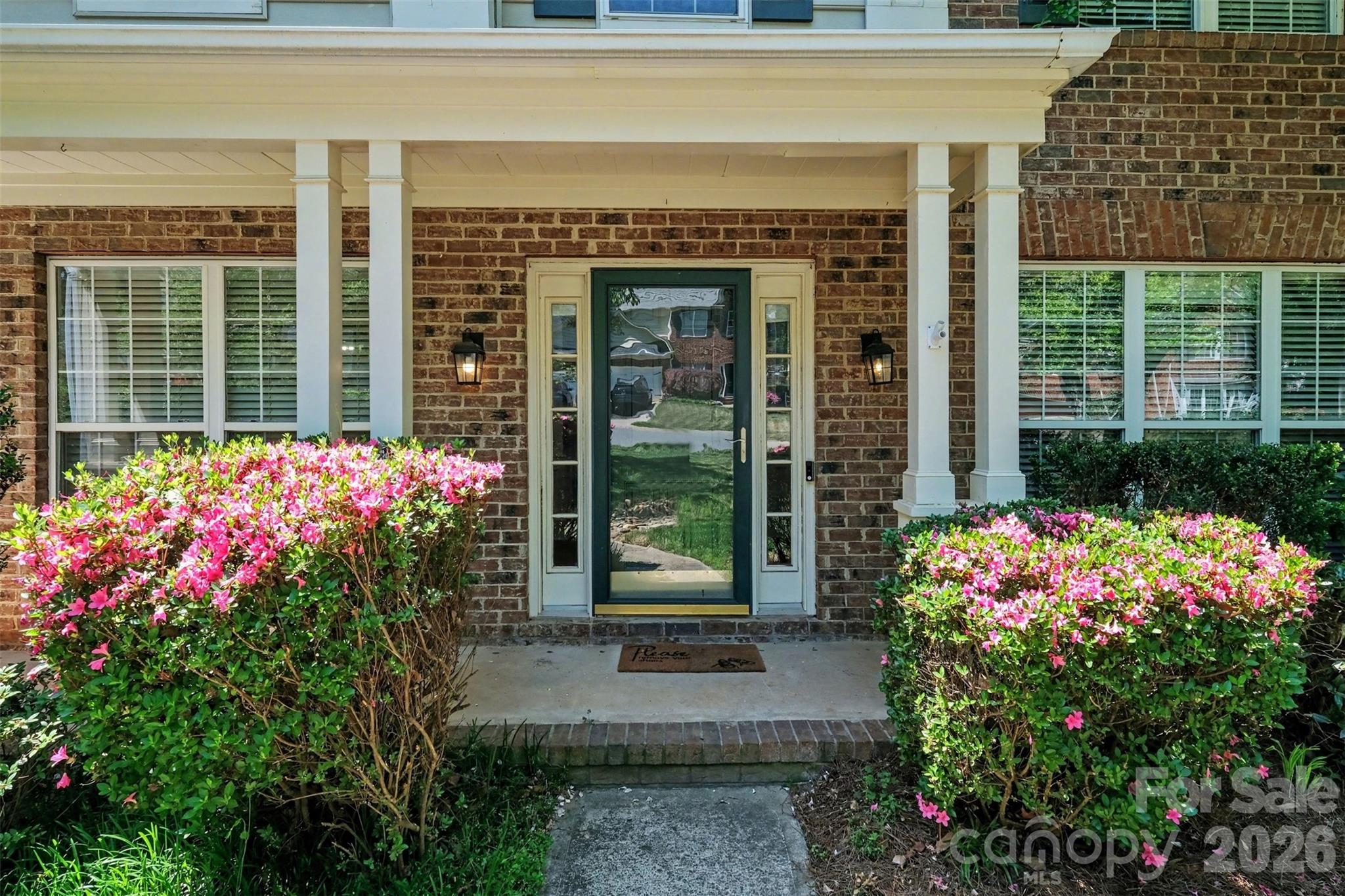 Single Family Residence at 15817 Prestwoods Lane, Huntersville, photo 2 of 41