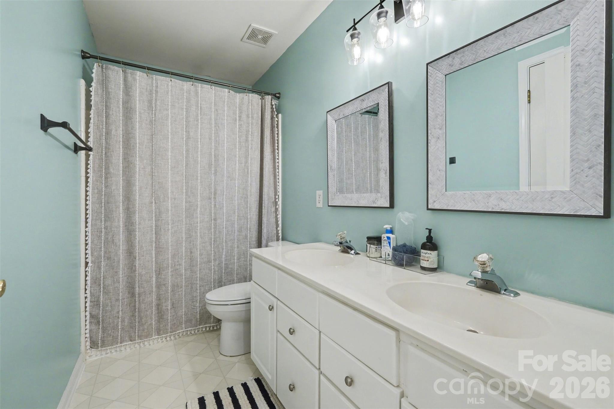 Single Family Residence at 15817 Prestwoods Lane, Huntersville, photo 32 of 41