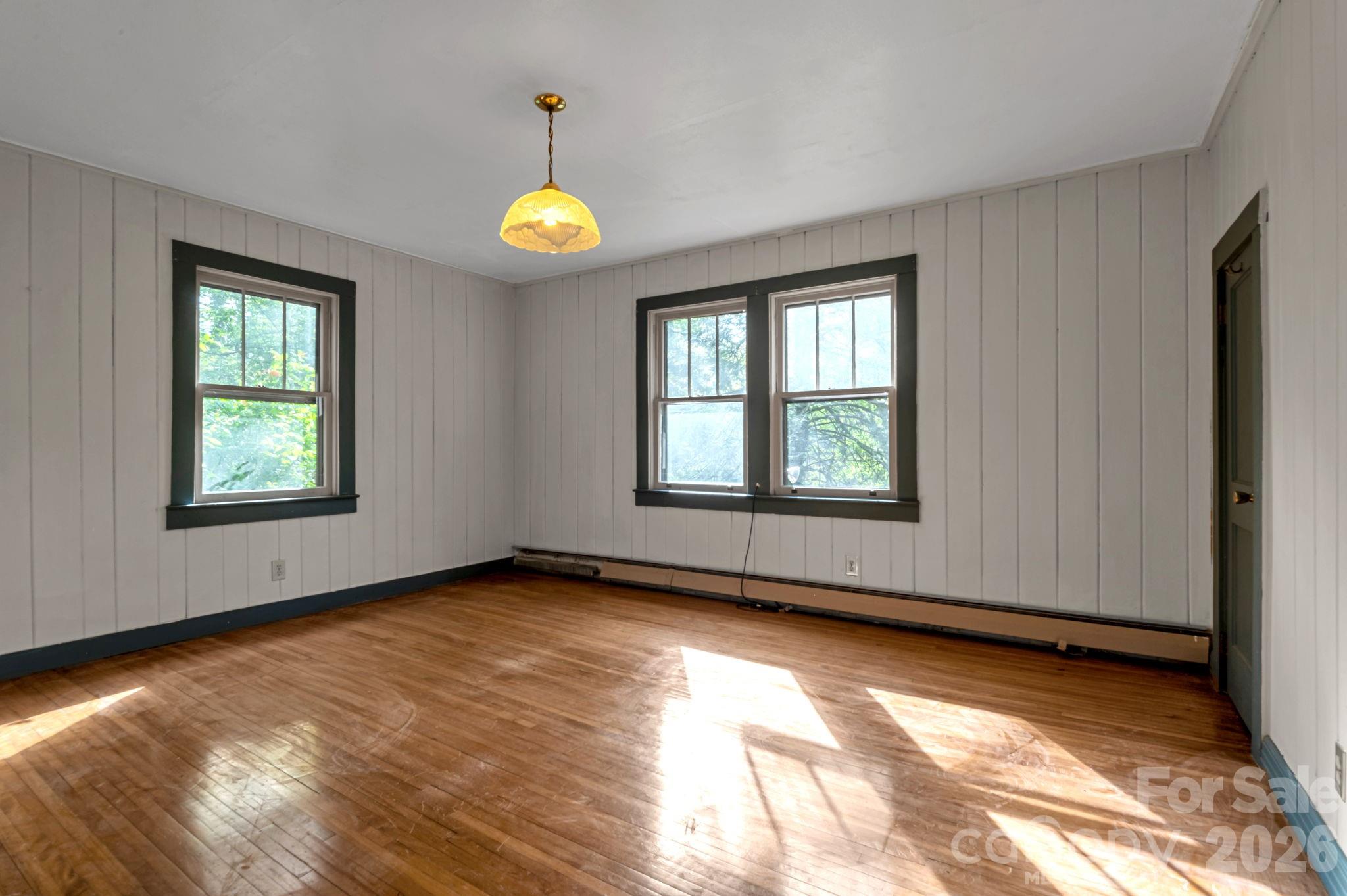 Front bedroom - 257 Pine Street, Black Mountain