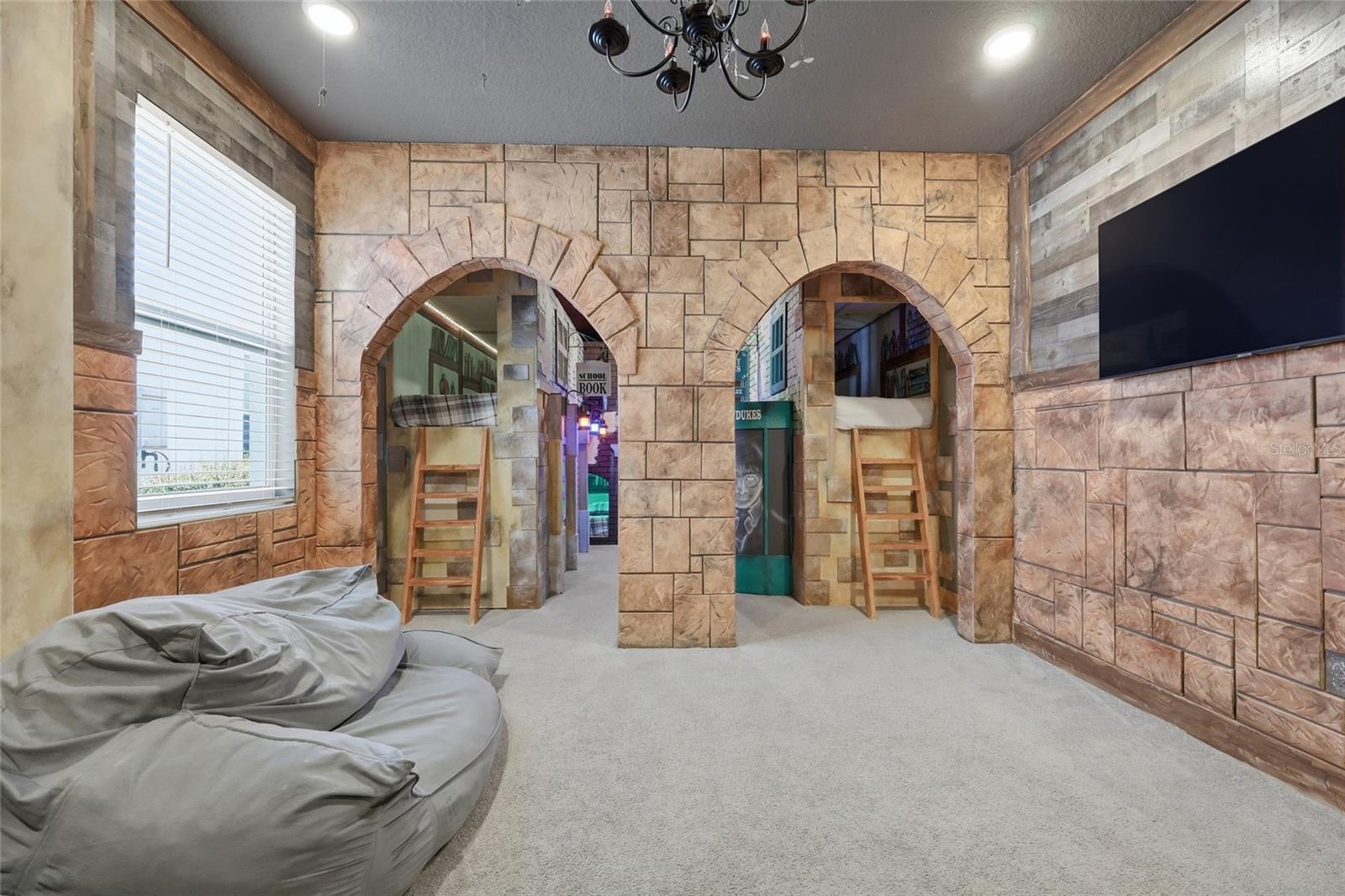 Downstairs Hidden Kids Master Bedroom - 2437 SHANTI DR, KISSIMMEE