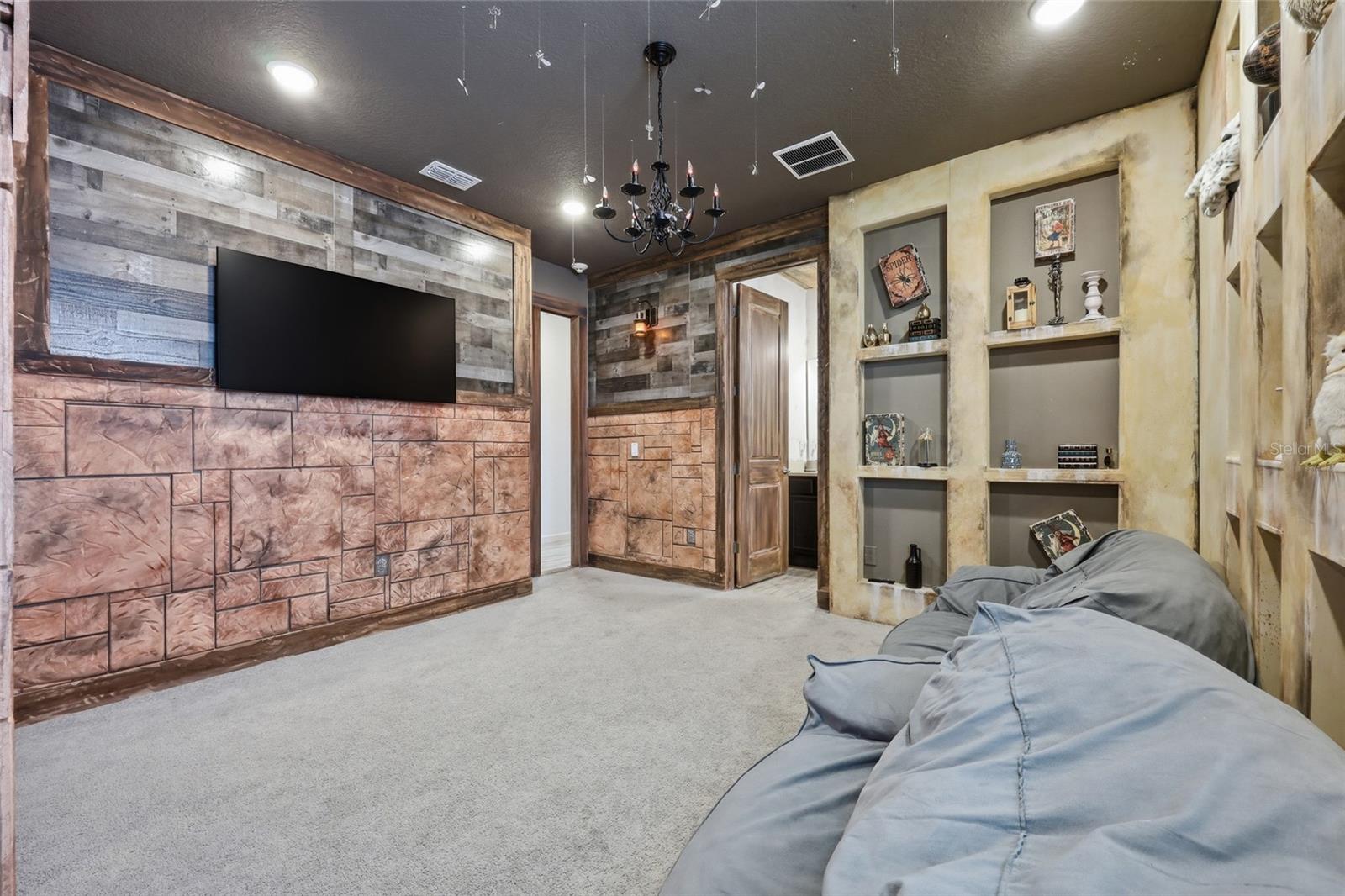 Downstairs Hidden Kids Master Bedroom - 2437 SHANTI DR, KISSIMMEE