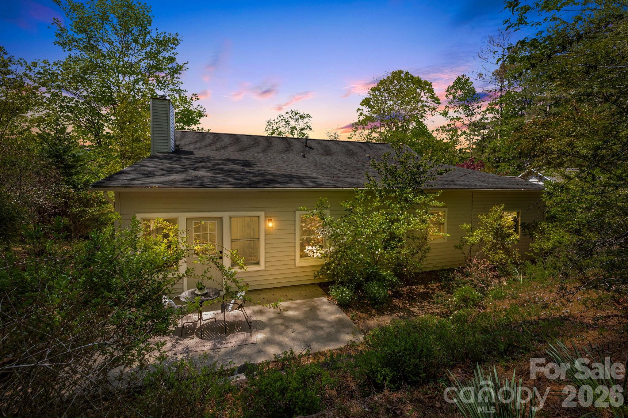 Single Family Residence at 132 Fox Cross Drive, Brevard, photo 8 of 47