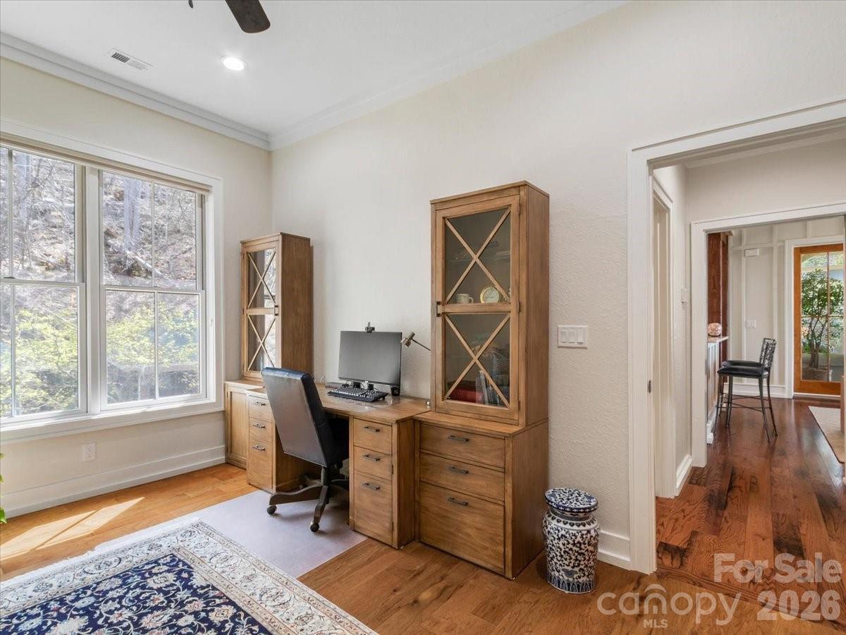 LARGE WINDOWS FOR NATURAL LIGHT - 45 Creekside Way, Burnsville