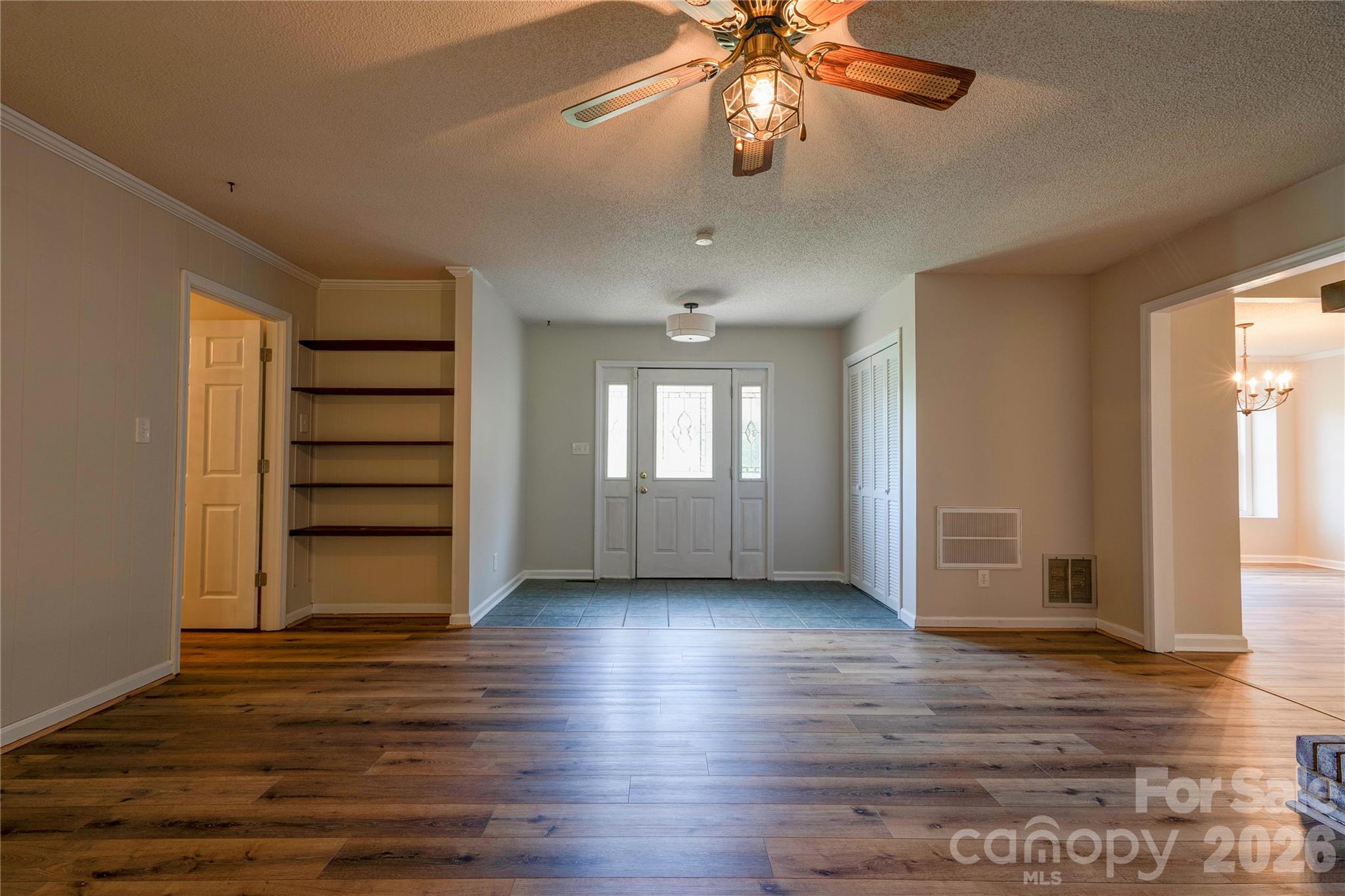 Foyer - 106 Dons Court, Shelby