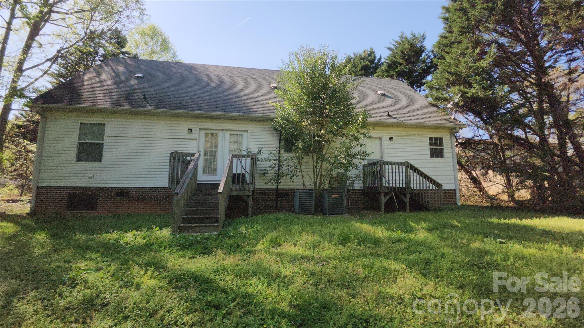 Back View - 213 Vicki Way, Stanley