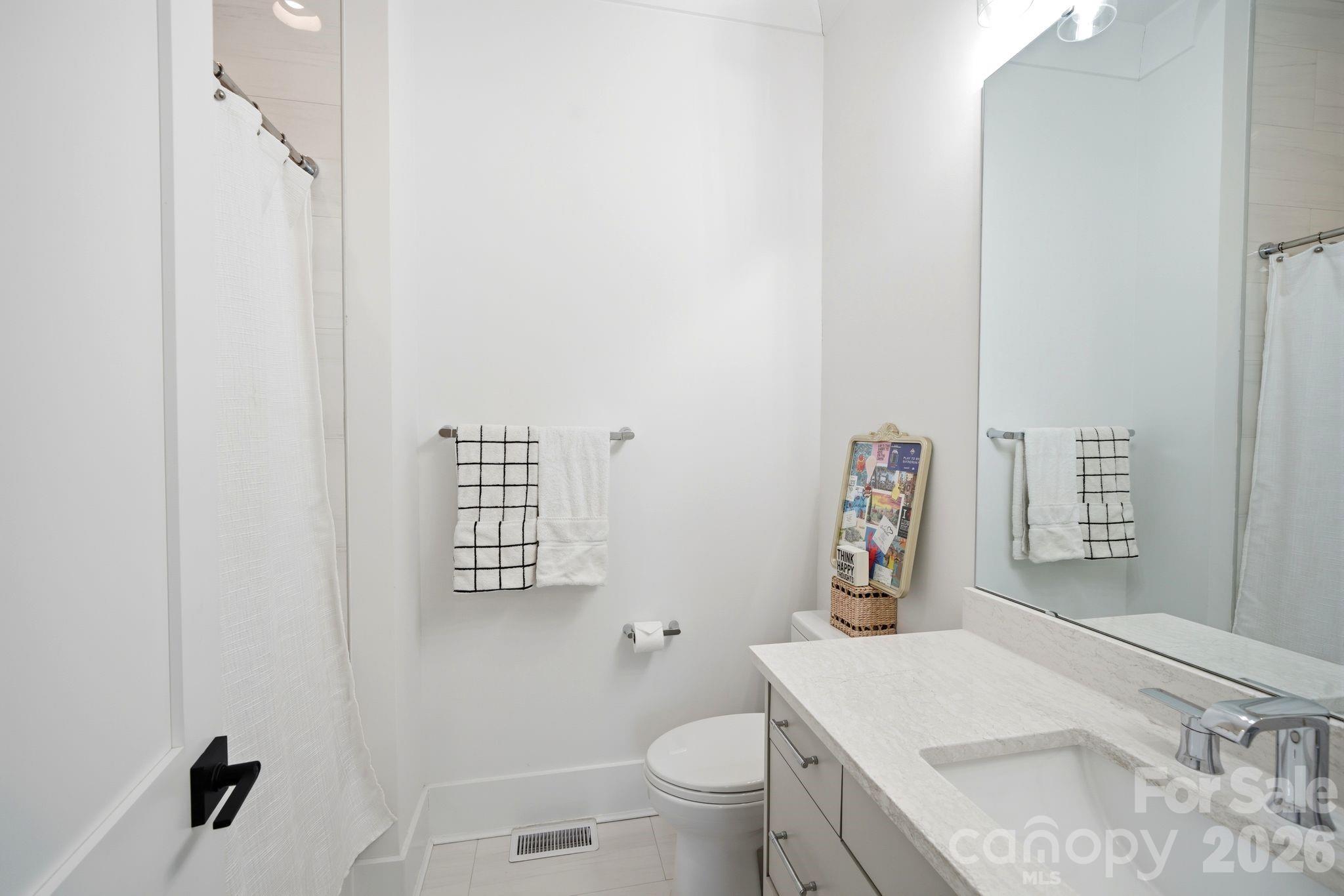Single Family Residence at 6223 Chimney Bluff Road, Lancaster, photo 20 of 47