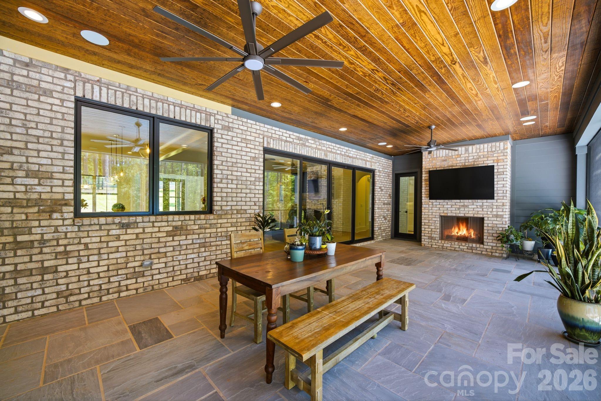 Single Family Residence at 6223 Chimney Bluff Road, Lancaster, photo 36 of 47