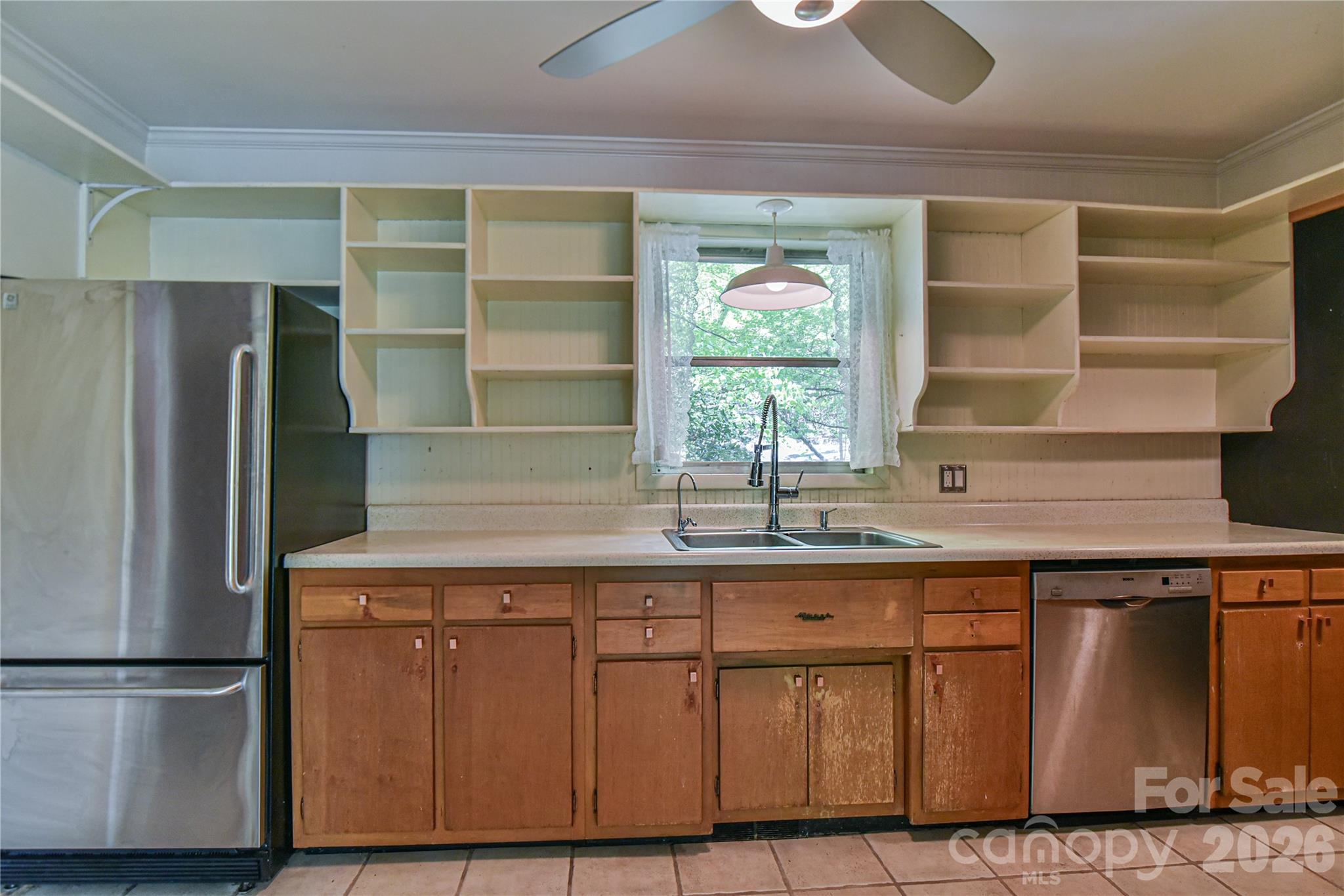 View 2 of the kitchen - 1 Hillcrest Lane, Black Mountain