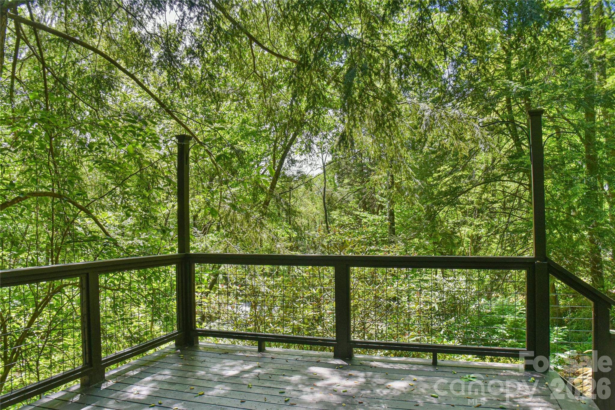 An upper and lower deck. Perfect for get-to-gethers - 1 Hillcrest Lane, Black Mountain