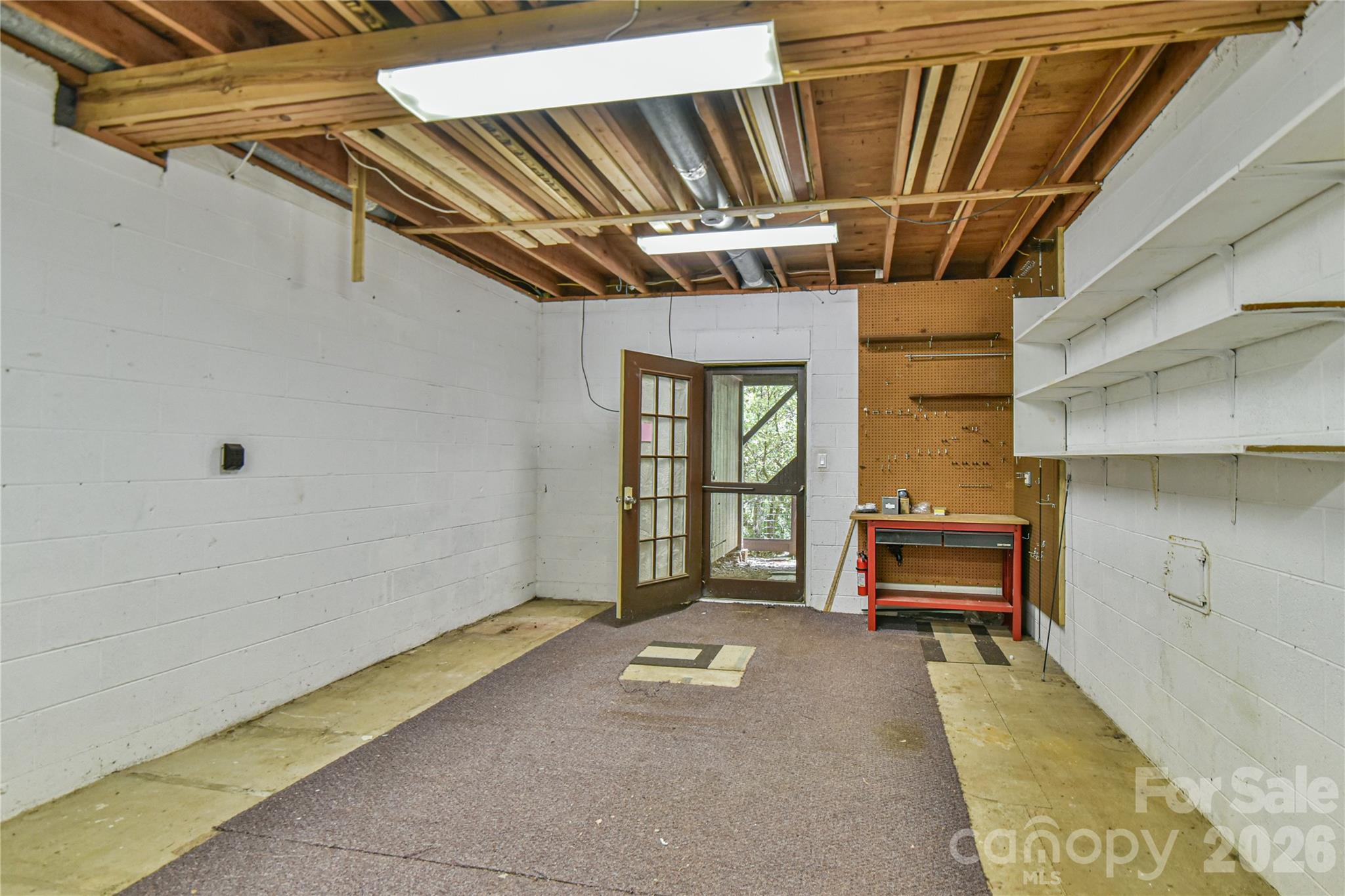400 sq ft...unheated - 1 Hillcrest Lane, Black Mountain