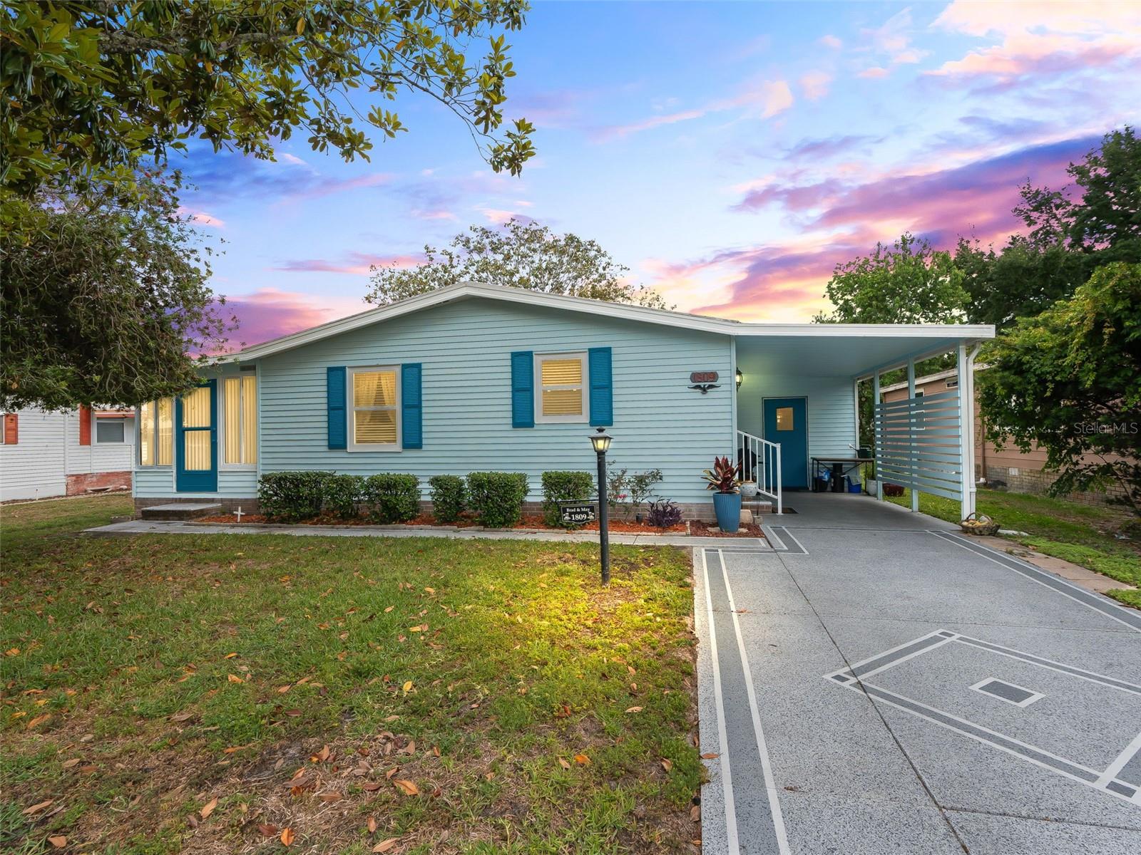 1809 DAFFODIL LN