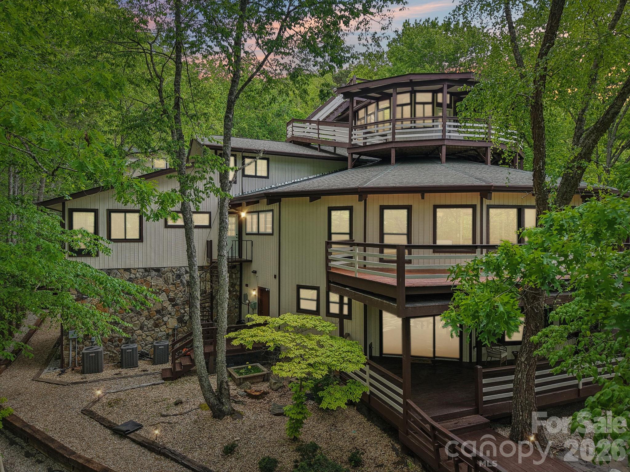 Masterfully designed and built - 295/291 Dills Road, Bryson City