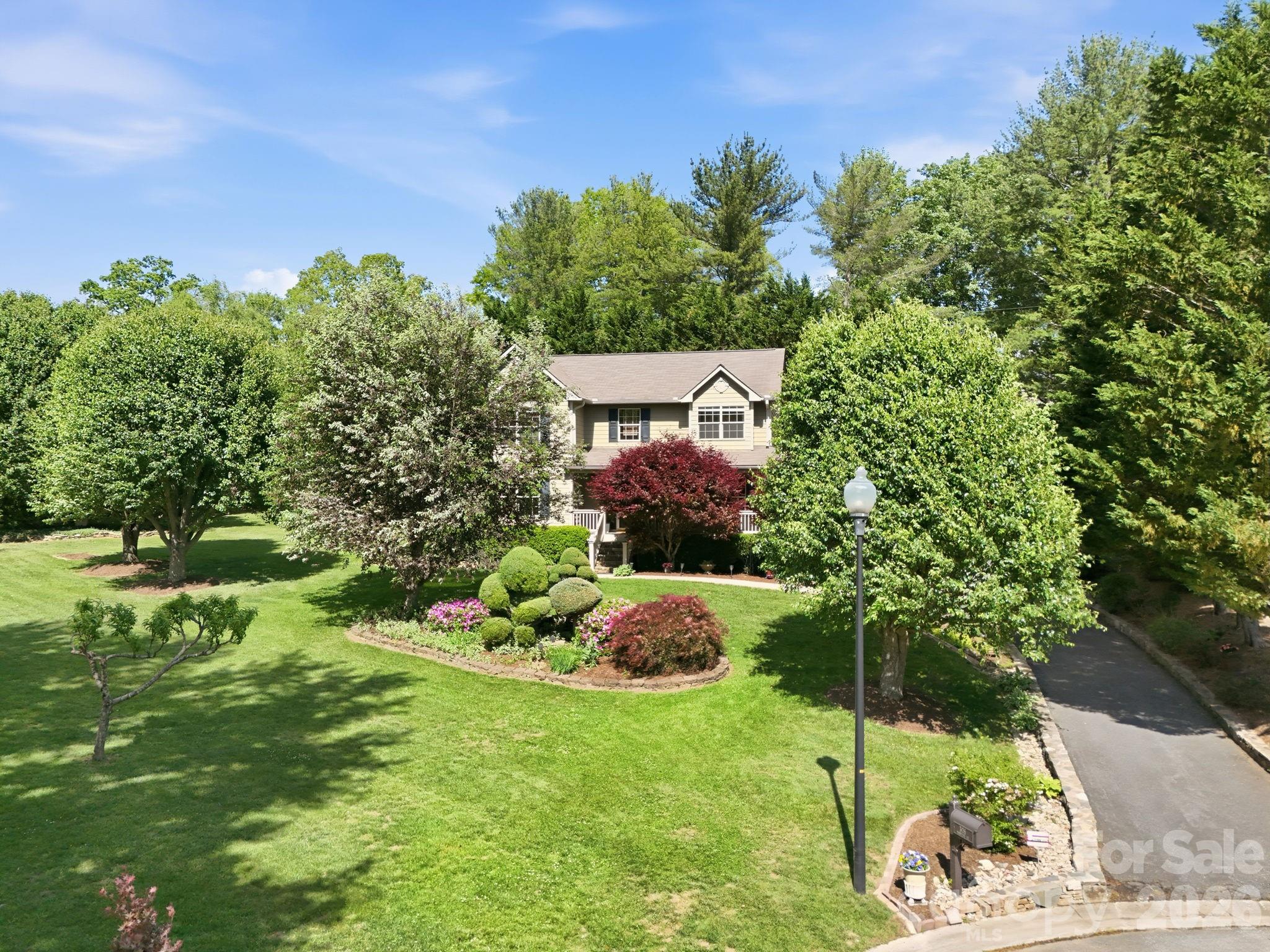 Single Family Residence at 306 Woodview Court, Fletcher, photo 2 of 42
