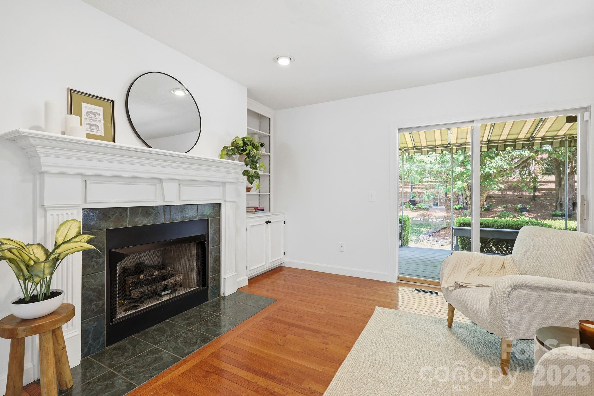 Single Family Residence at 306 Woodview Court, Fletcher, photo 7 of 42