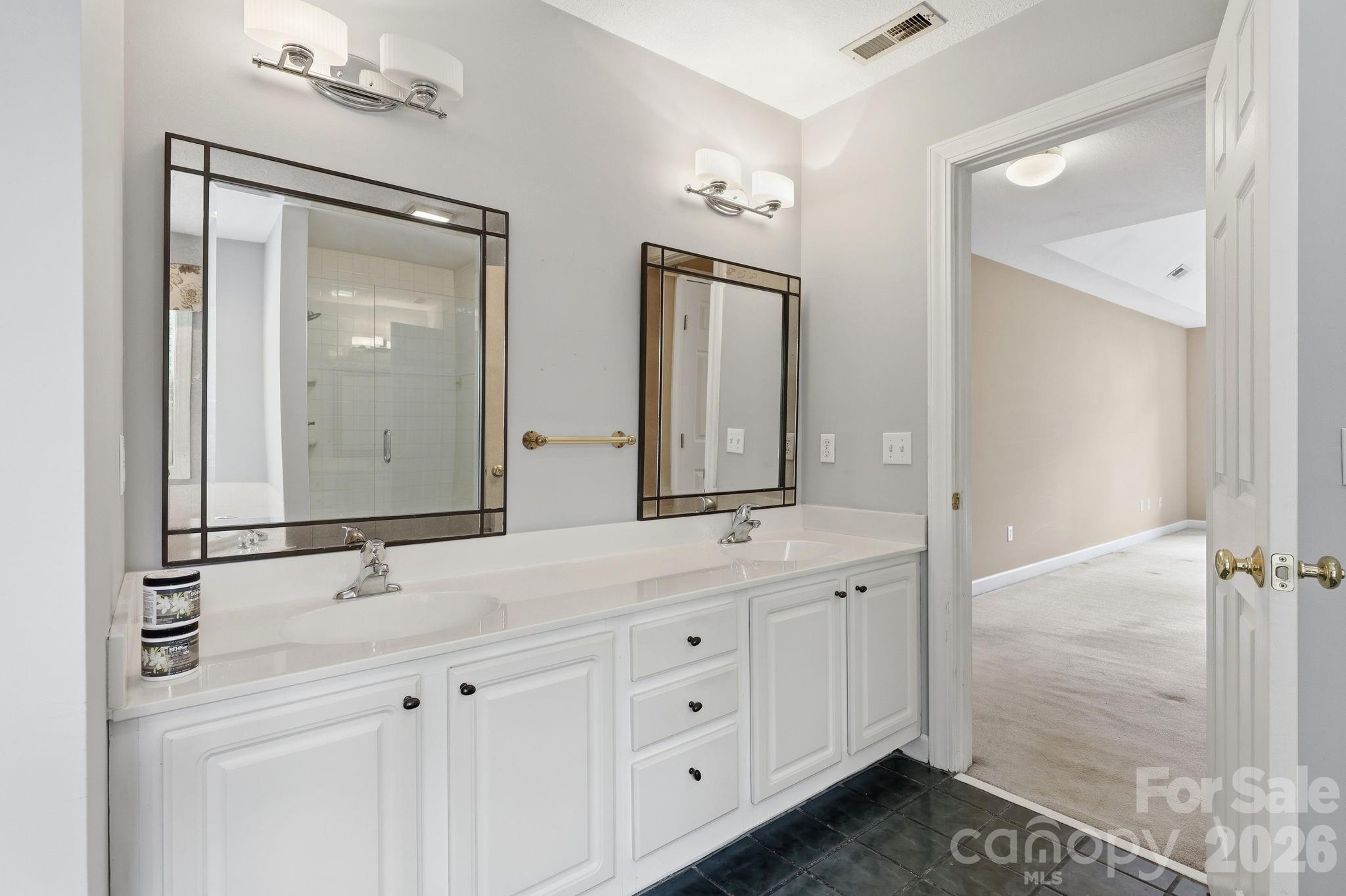 Single Family Residence at 306 Woodview Court, Fletcher, photo 22 of 42