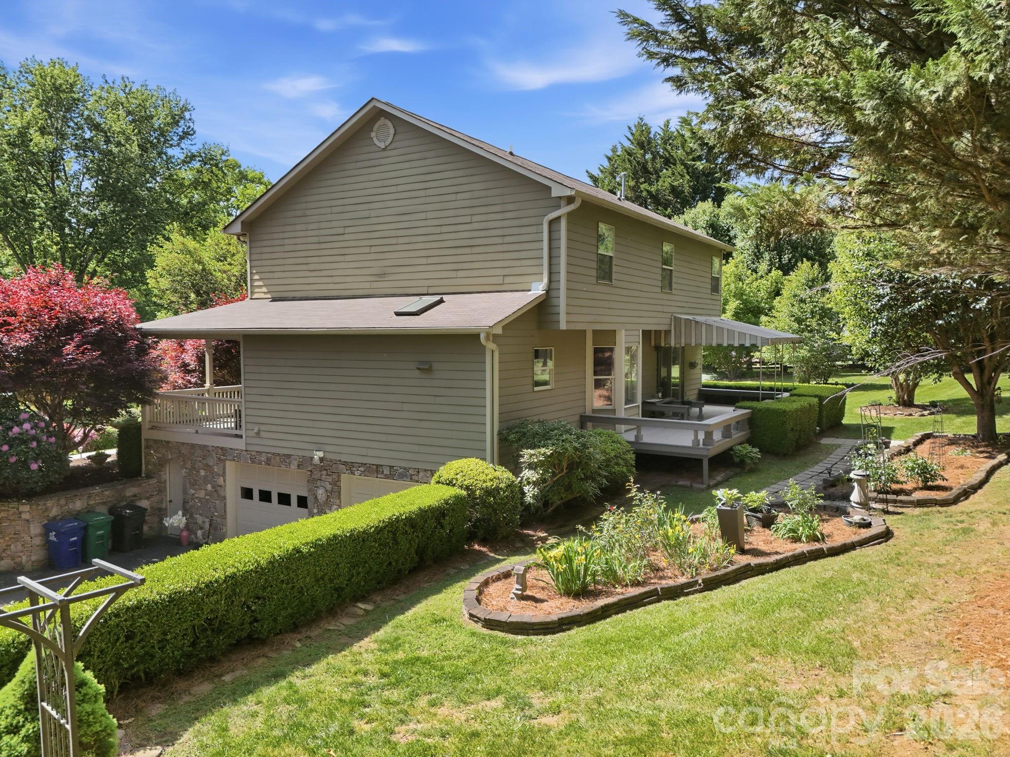 Single Family Residence at 306 Woodview Court, Fletcher, photo 35 of 42