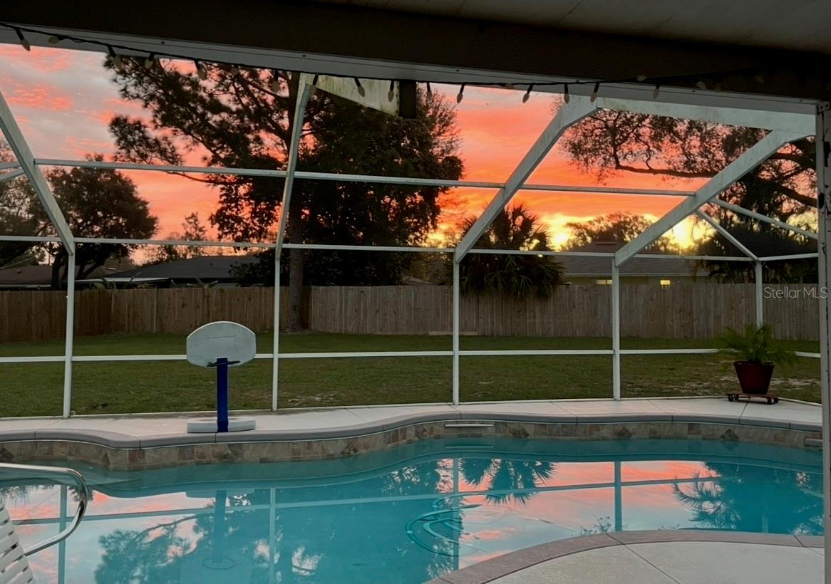 Pool in the evening - 100 ALACHUA DR, WINTER HAVEN