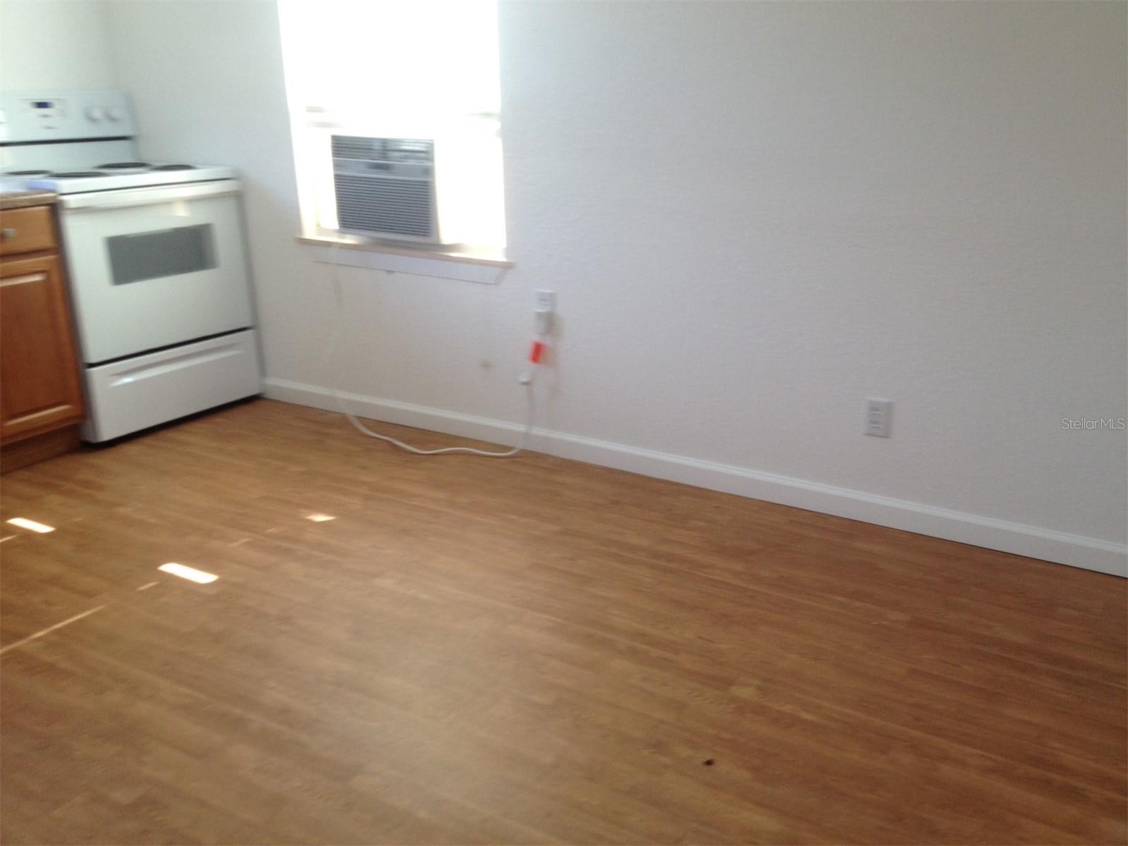 upstairs apartment kitchen - 100 ALACHUA DR, WINTER HAVEN