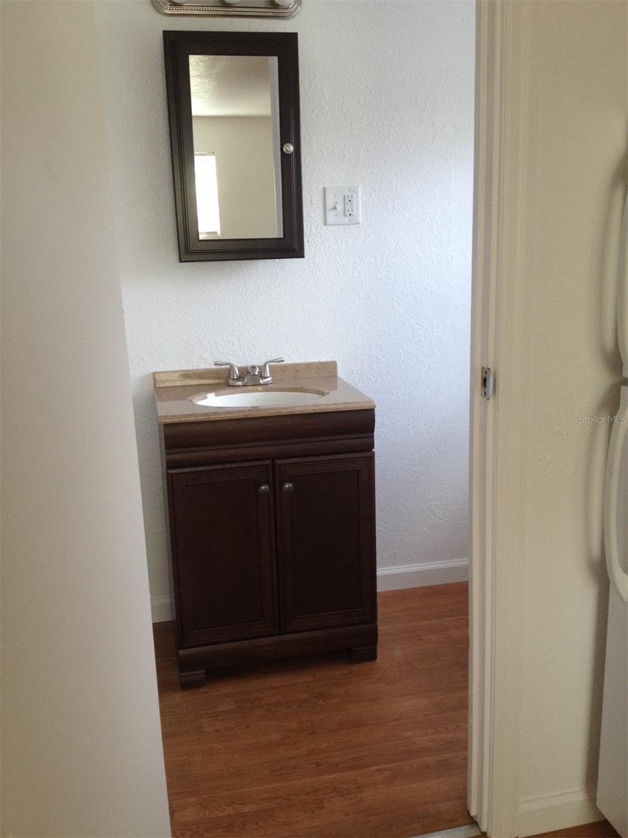 apartment bathroom sink - 100 ALACHUA DR, WINTER HAVEN