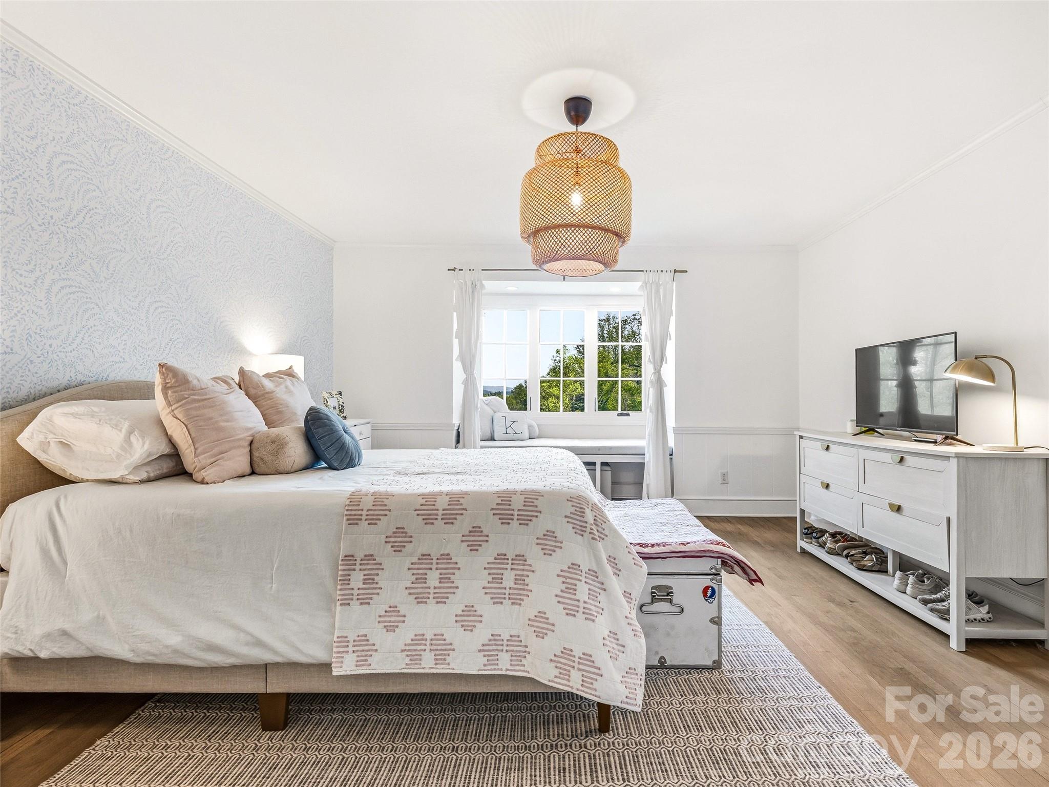 Second bedroom with breathtaking views from the window seat. - 10 Kalimar Heights, Hendersonville
