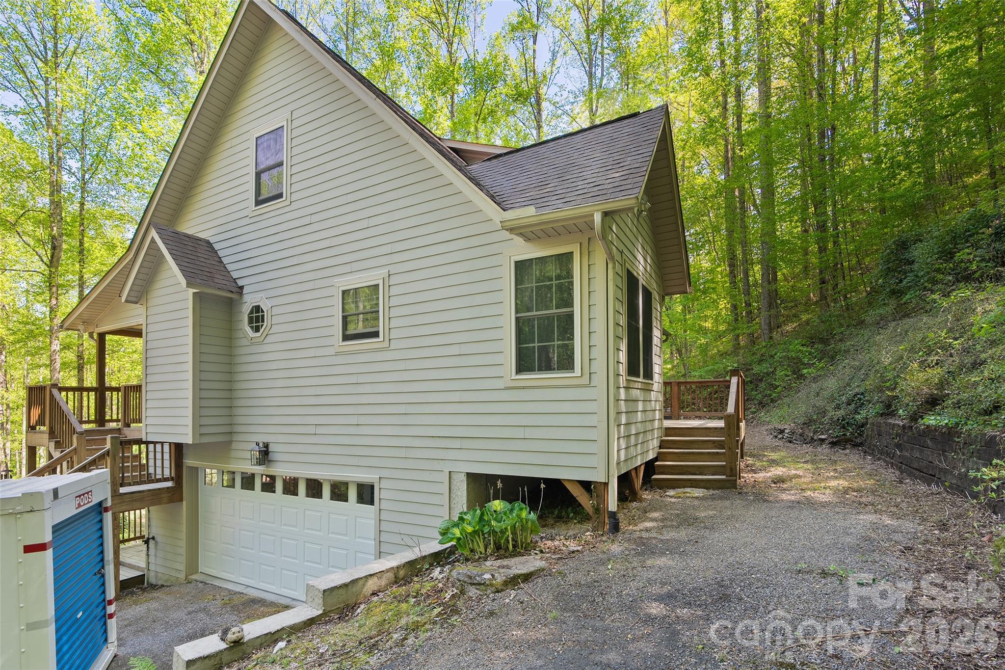 Single Family Residence at 93 Streamside Drive, Waynesville, photo 3 of 29