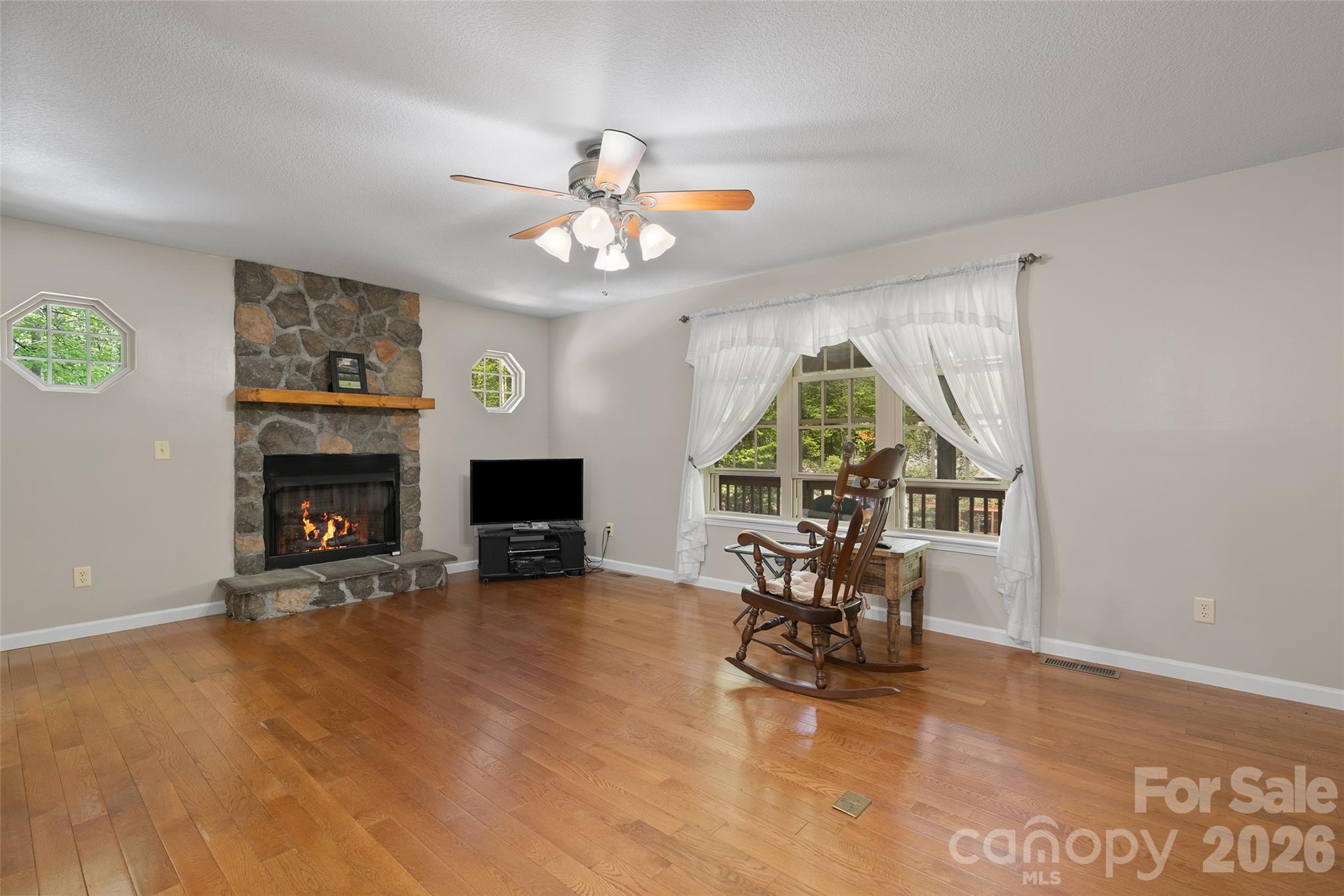 Single Family Residence at 93 Streamside Drive, Waynesville, photo 7 of 29