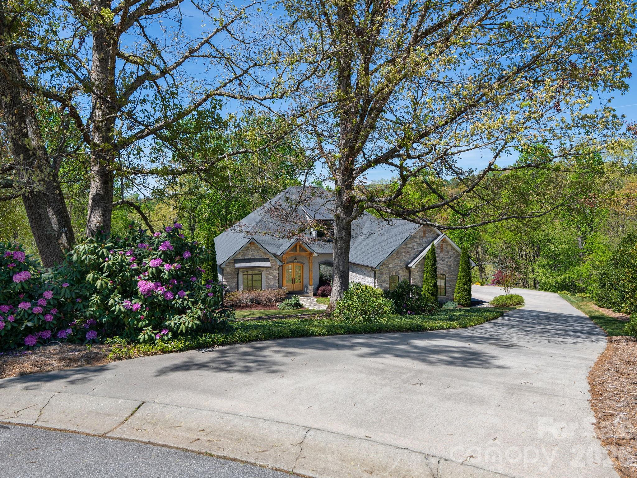 Single Family Residence at 28 Falling Star Court, Fletcher, photo 4 of 34