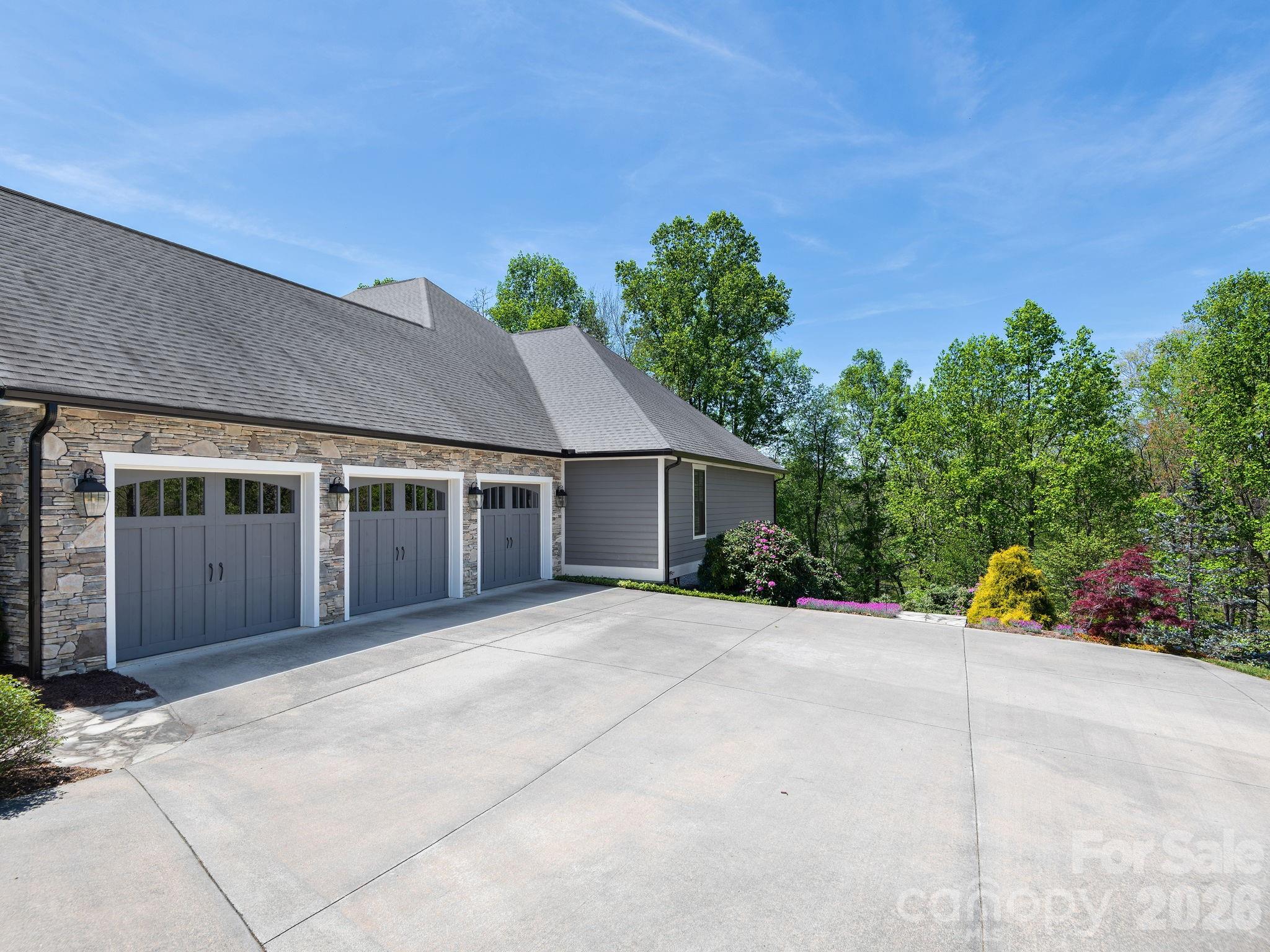Single Family Residence at 28 Falling Star Court, Fletcher, photo 25 of 34