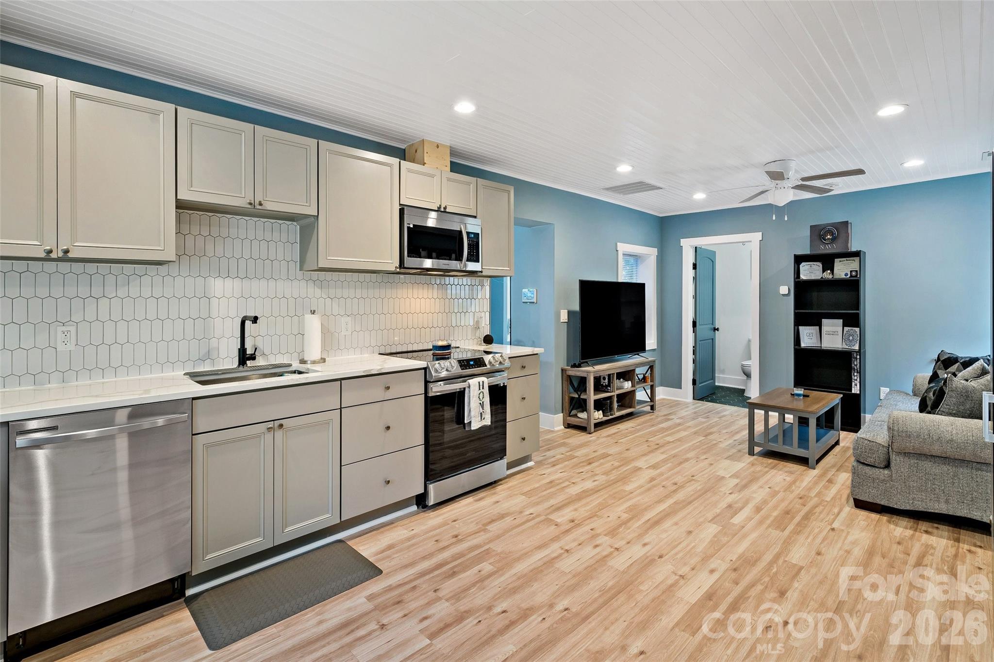 Single Family Residence at 153 Arrowood Corner Road, Mars Hill, photo 16 of 34
