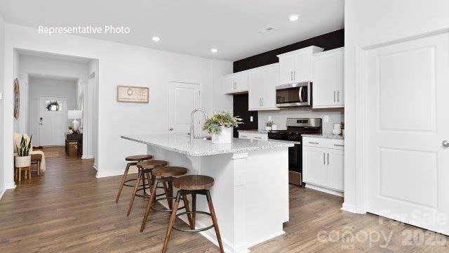 Single Family Residence at 171 Logan Farms Drive, Mooresville, photo 3 of 21