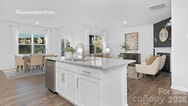 Single Family Residence at 171 Logan Farms Drive, Mooresville, photo 7 of 21