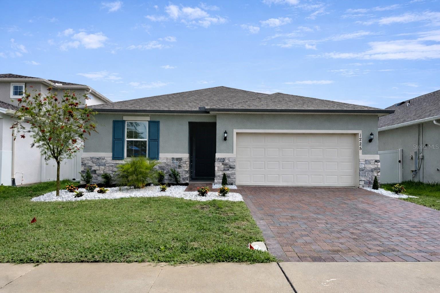 1225 FOX HEDGE LN