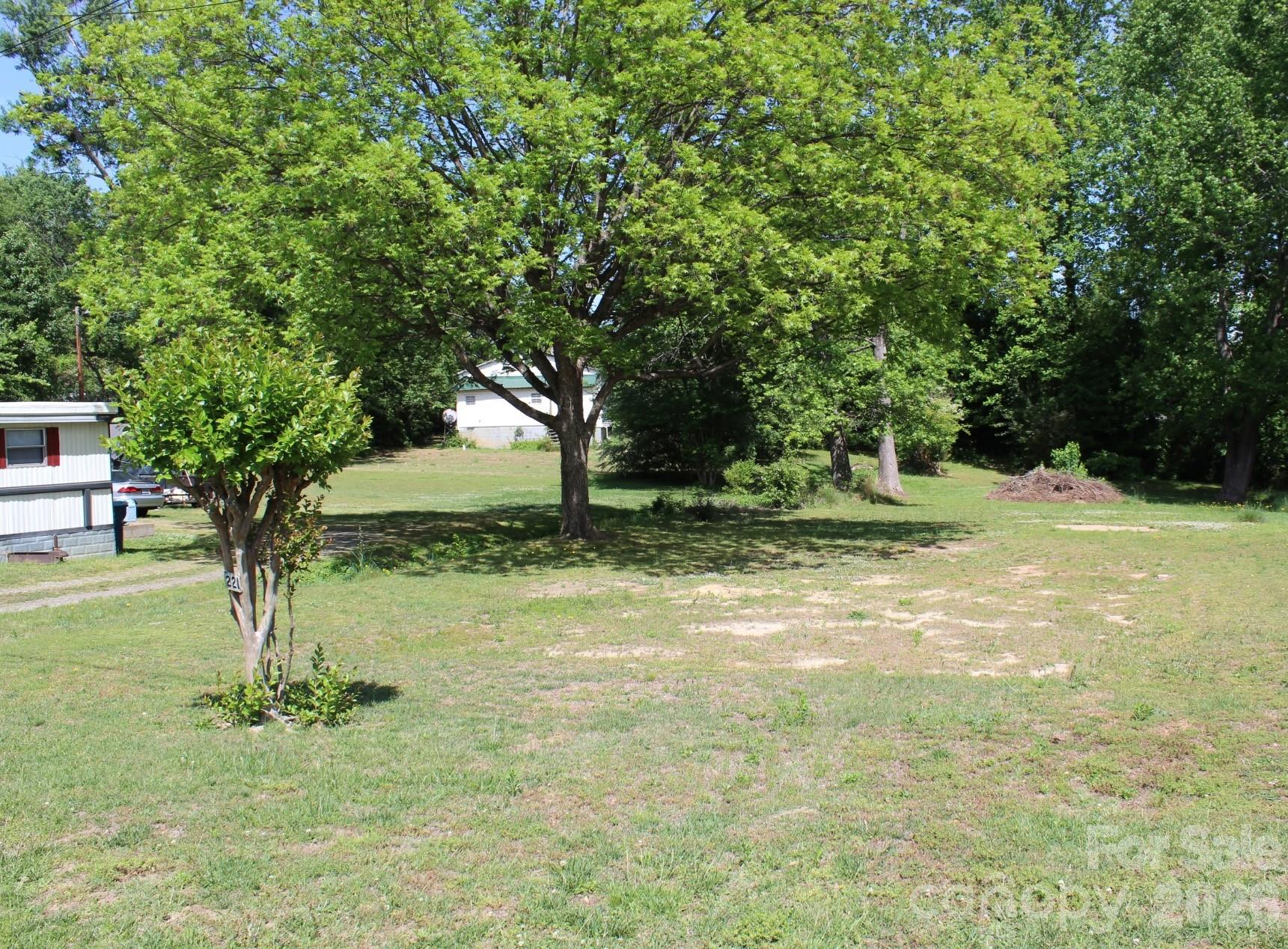 Lot at 221 37th Street SW, Hickory, photo 2 of 11